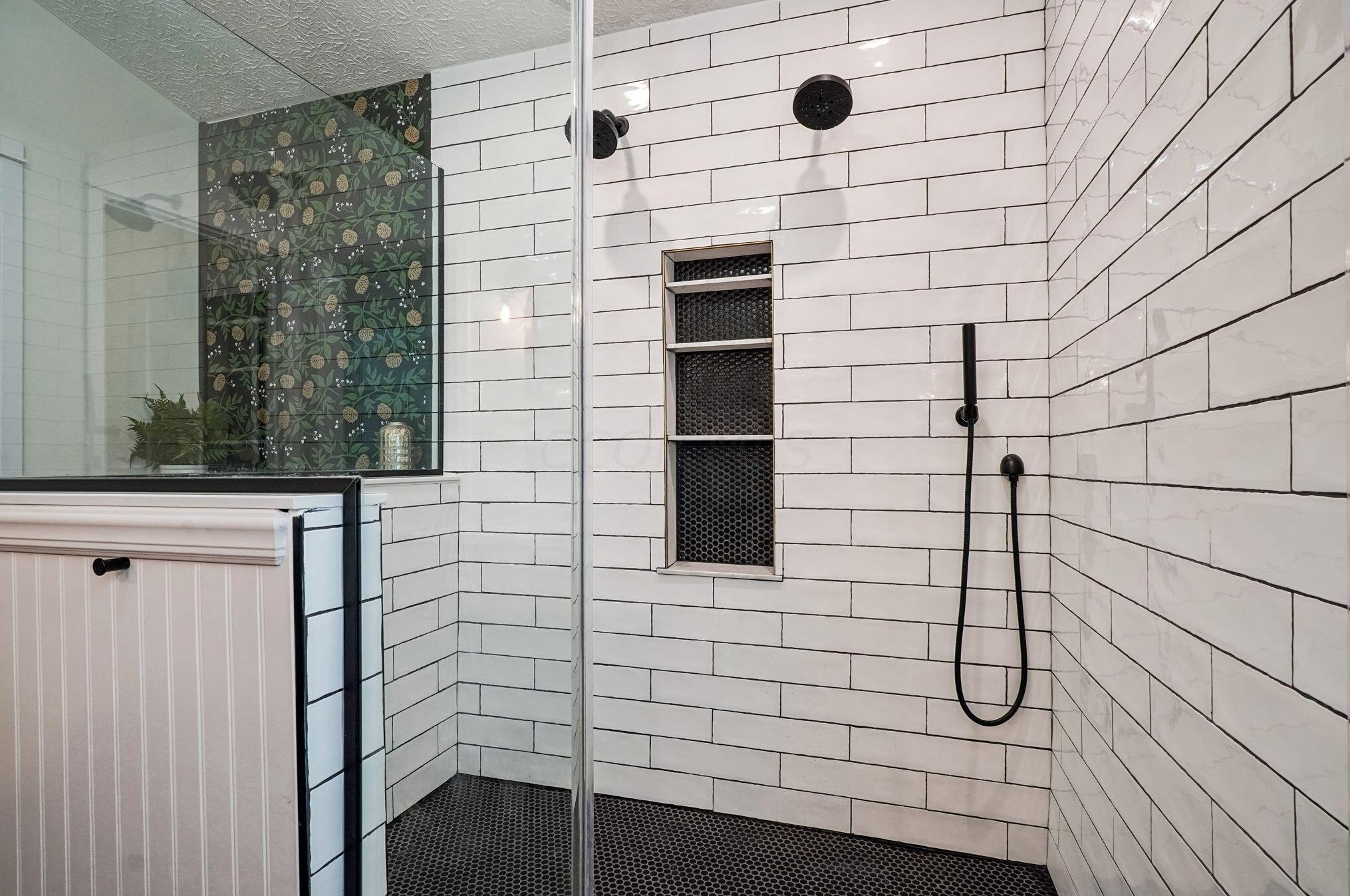 1119 Summer Hill Cir, Columbus OH  43230-6246 exterior