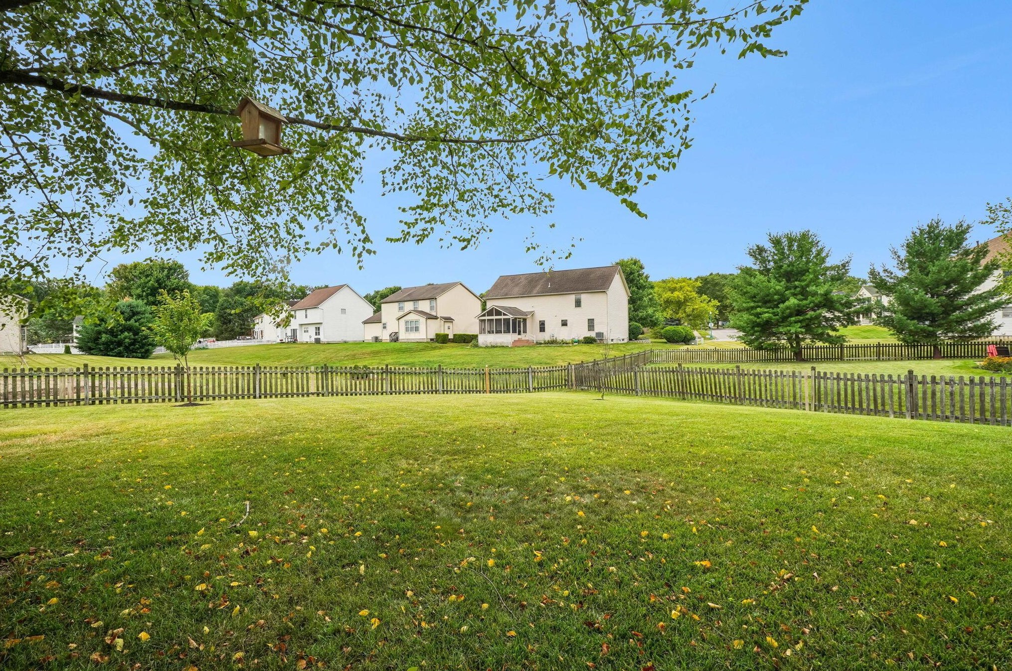 1119 Summer Hill Cir, Columbus OH  43230-6246 exterior