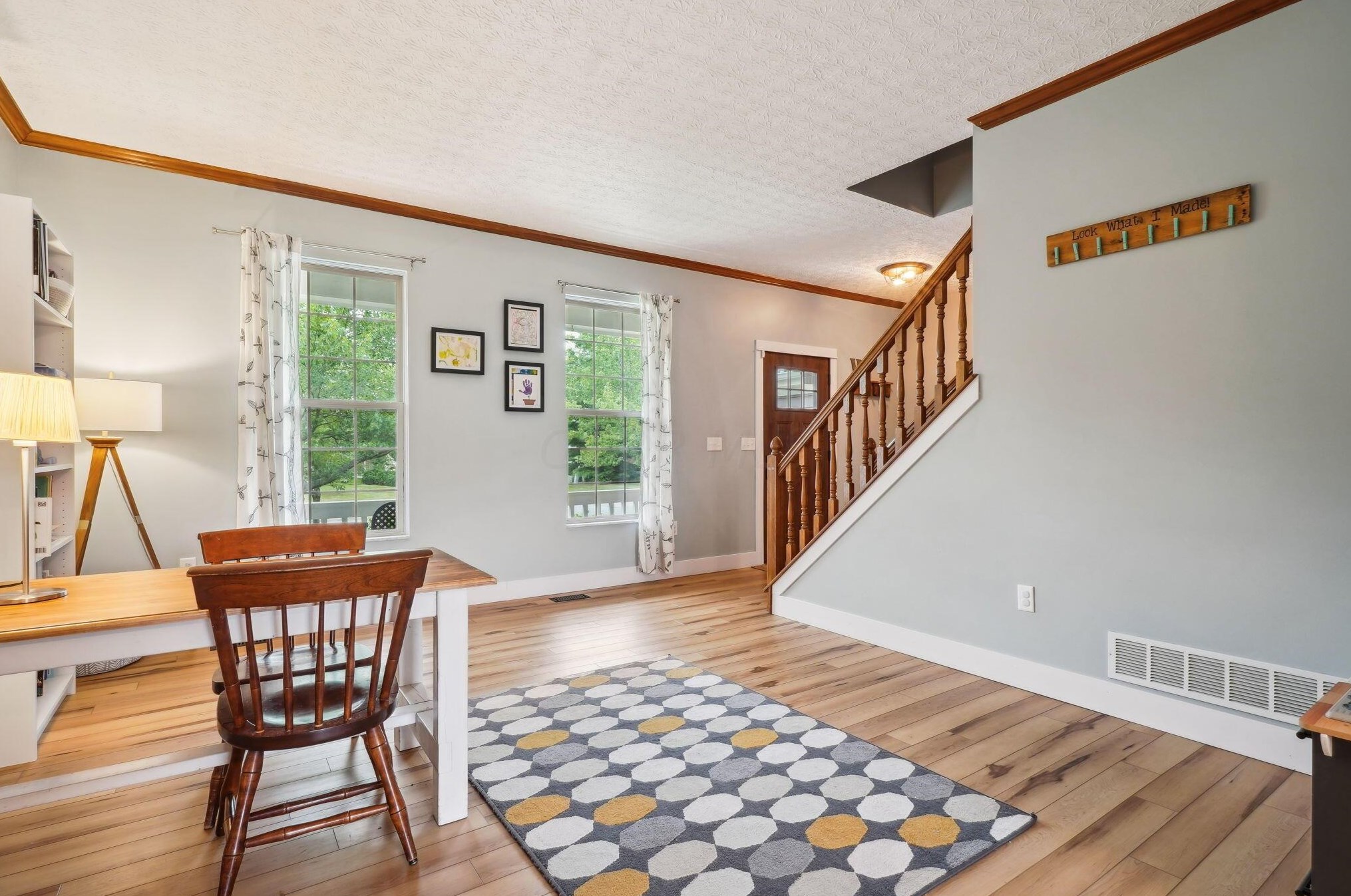 1119 Summer Hill Cir, Columbus OH  43230-6246 exterior