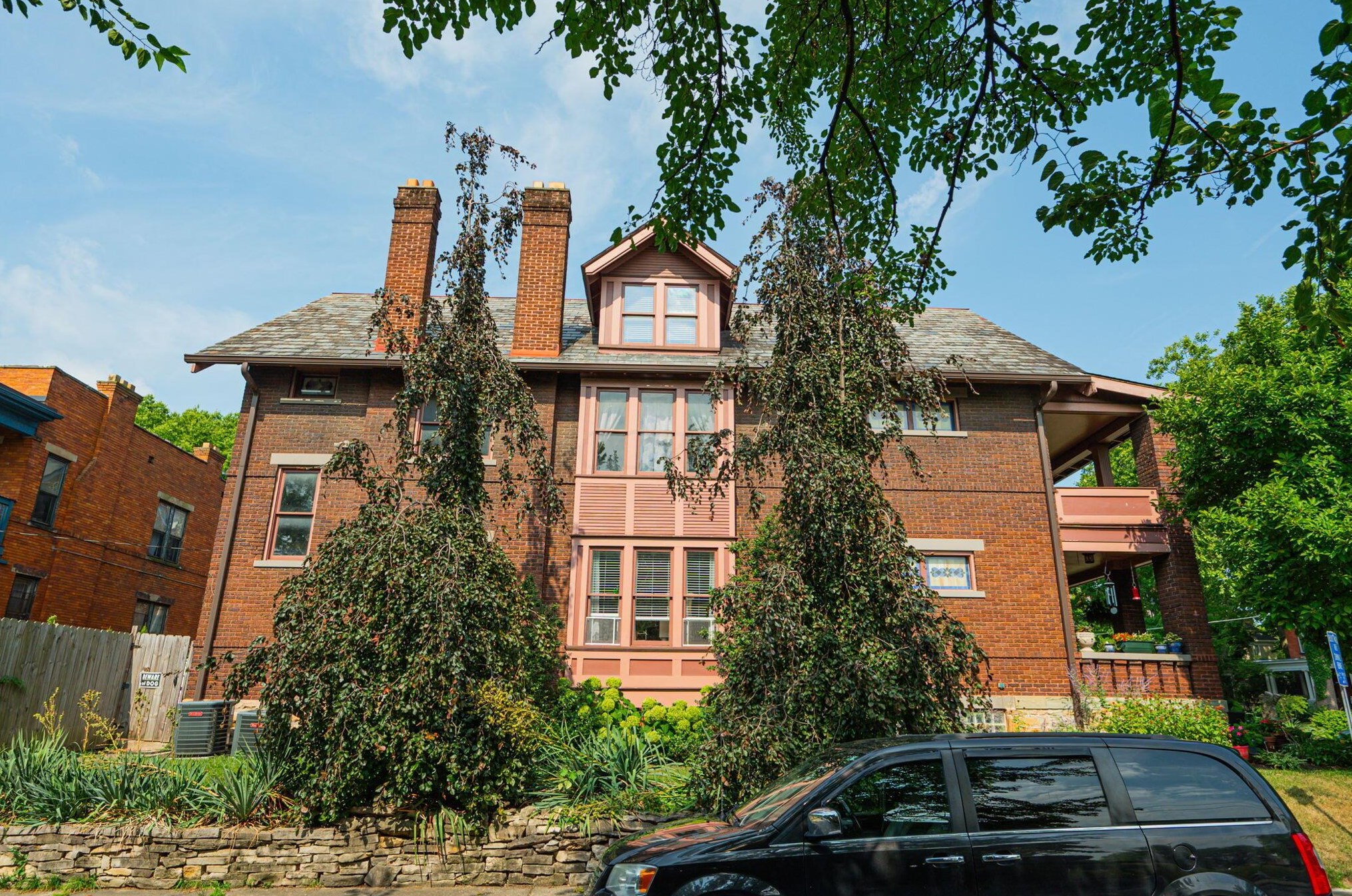 1321 Bryden Rd, Columbus OH 43205-2046 exterior