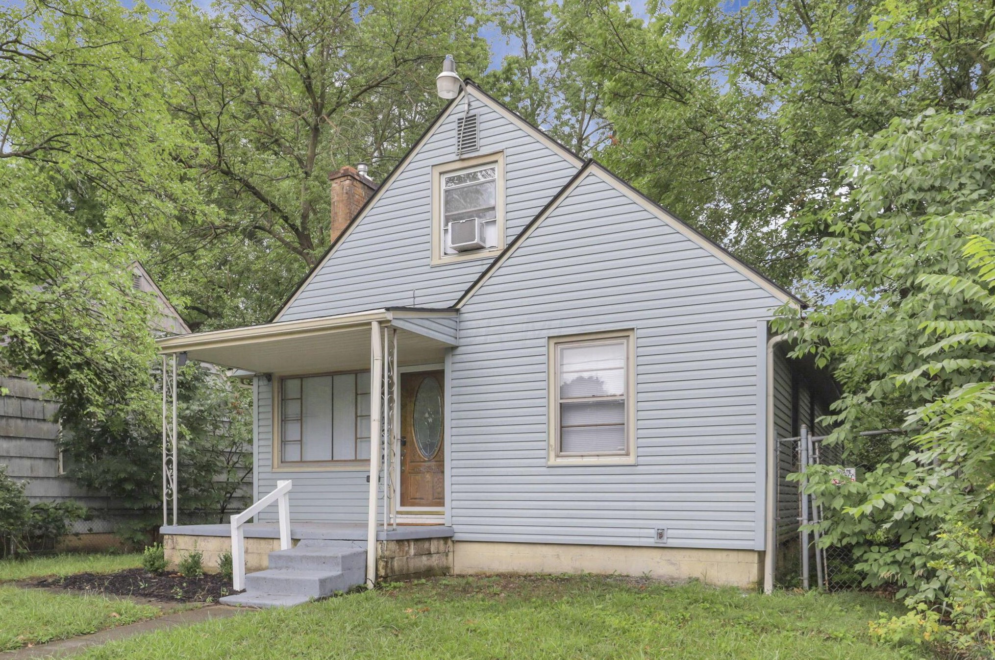 1275 Weber Rd, Columbus OH 43211-1537 exterior