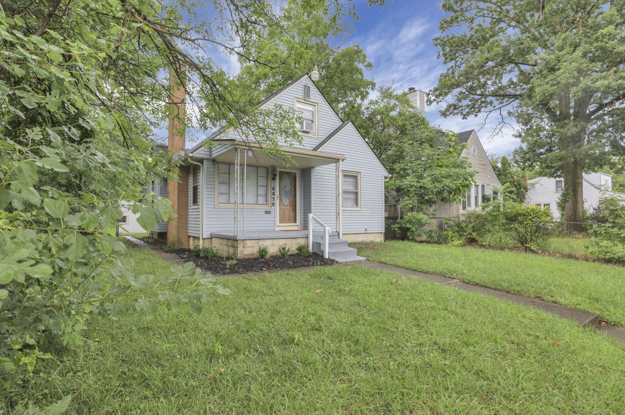 1275 Weber Rd, Columbus OH 43211-1537 exterior