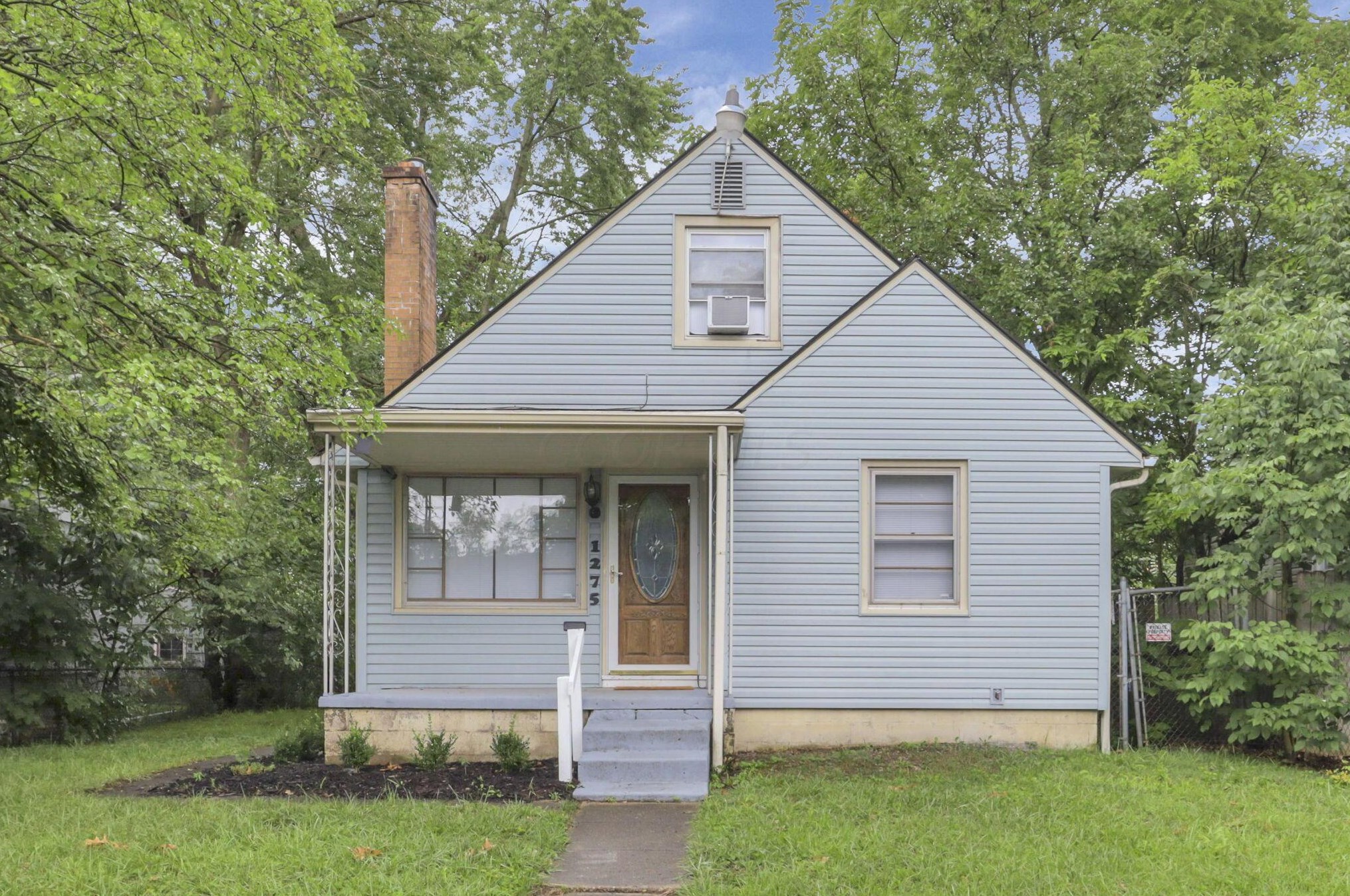 1275 Weber Rd, Columbus OH 43211-1537 exterior