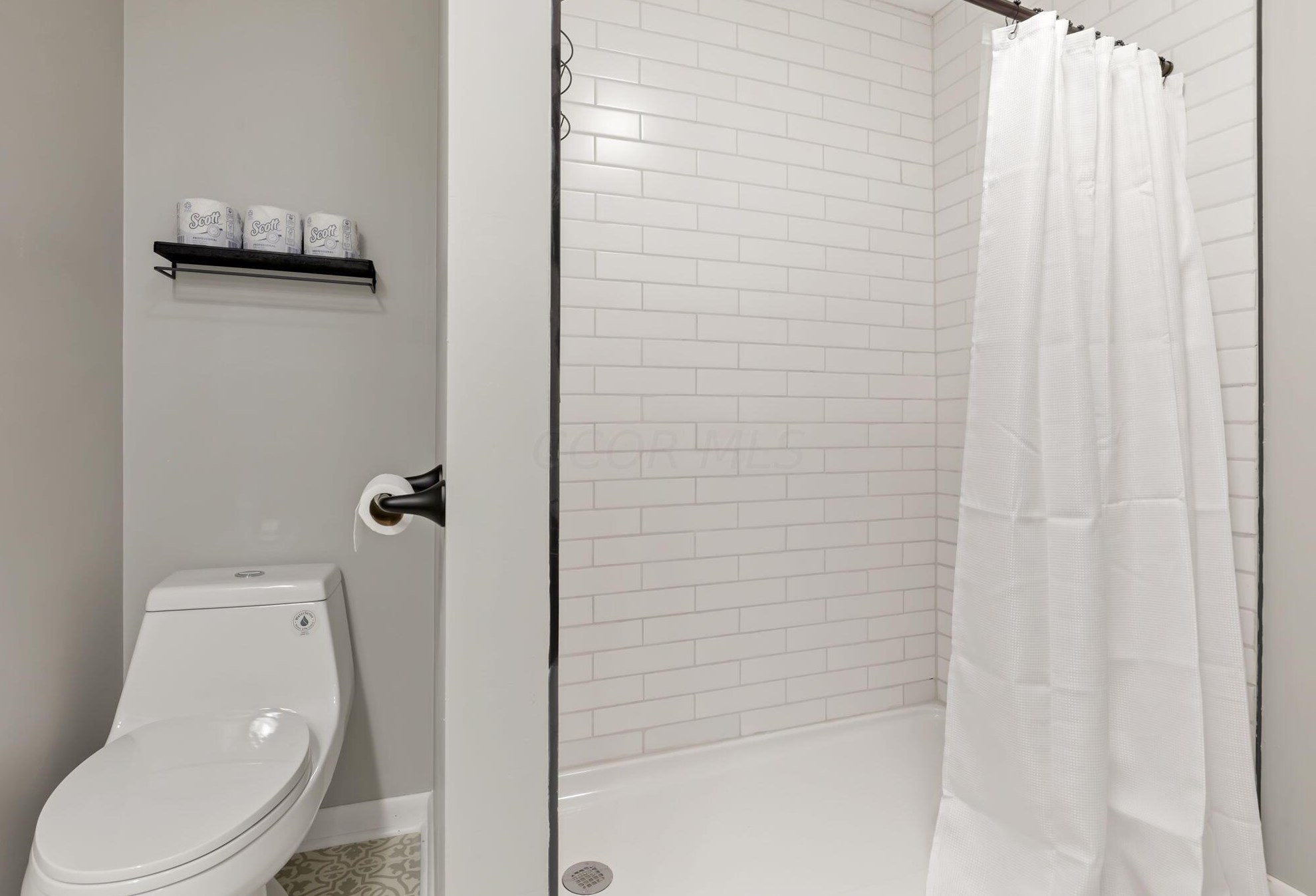 1275 Weber Rd, Columbus OH 43211-1537 exterior