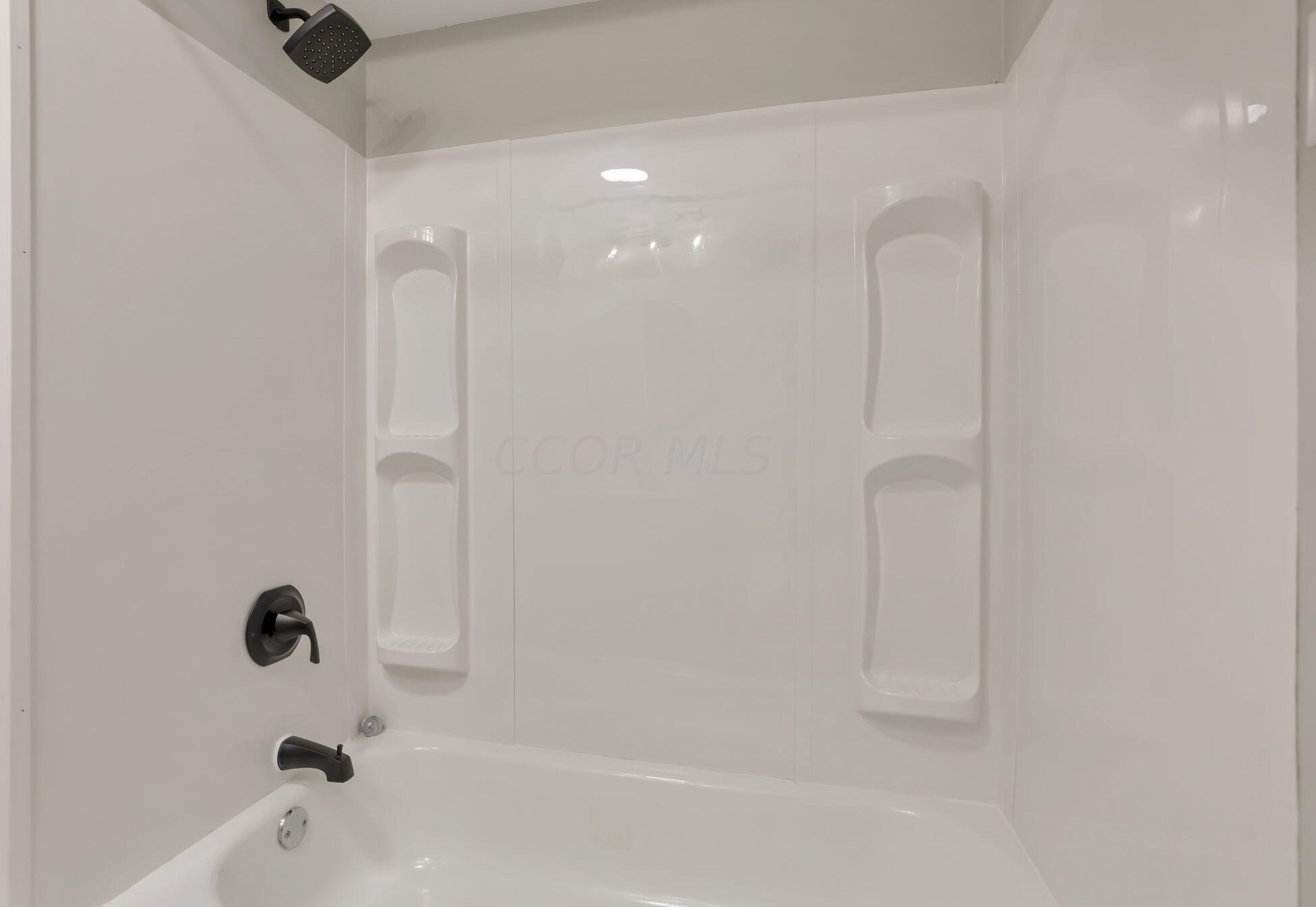 1275 Weber Rd, Columbus OH 43211-1537 exterior