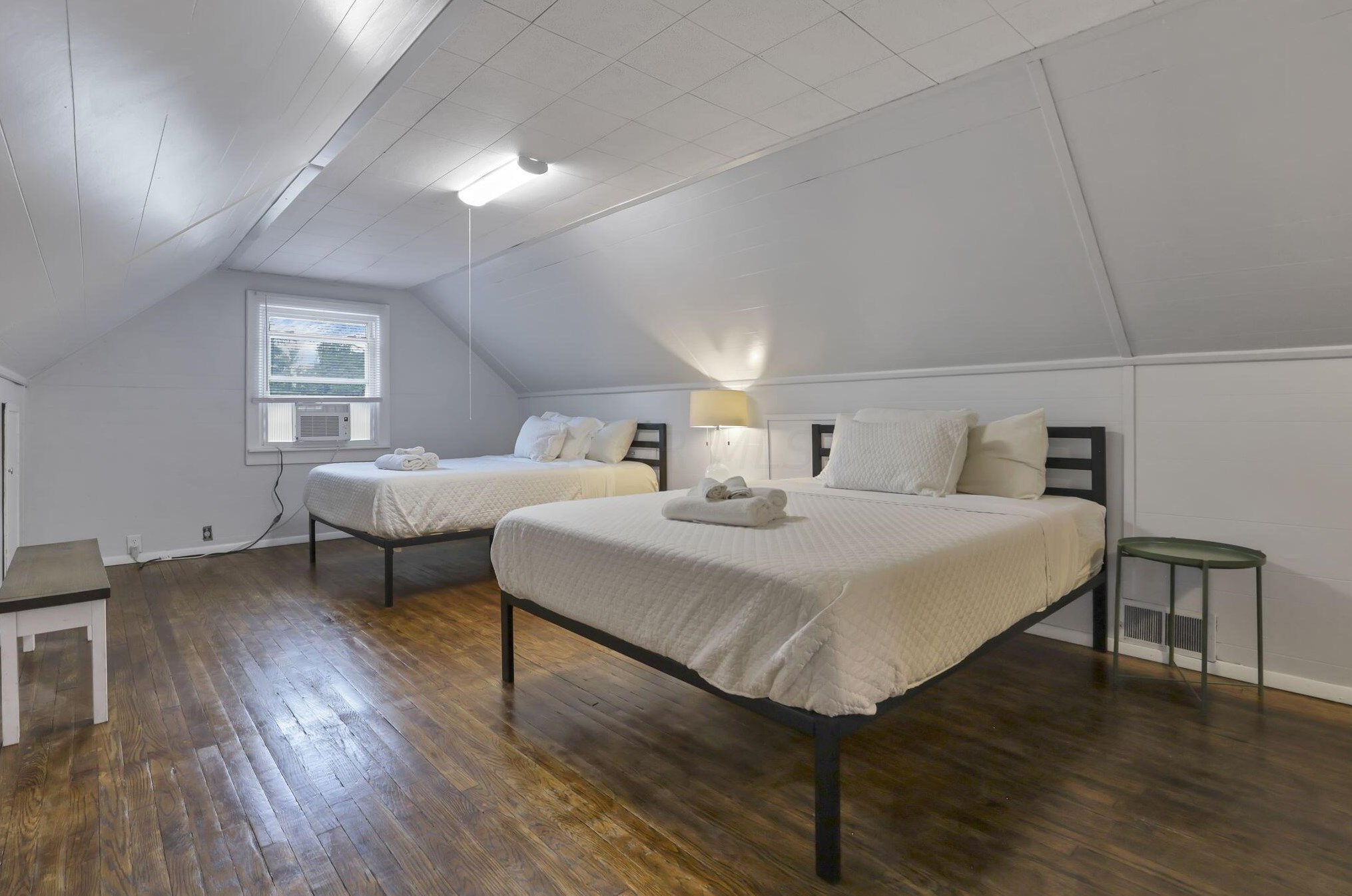 1275 Weber Rd, Columbus OH 43211-1537 exterior