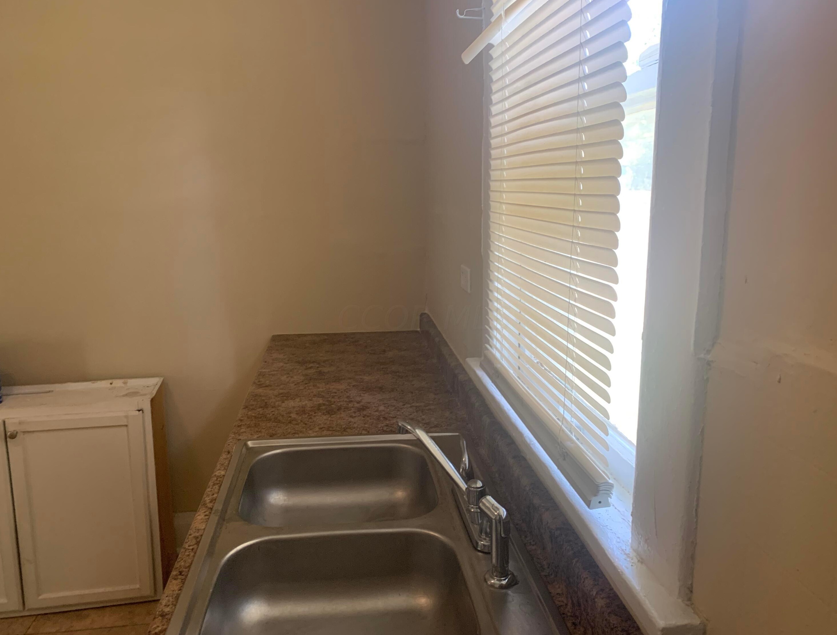 72 Eureka Ave, Columbus OH  43204-3200 exterior