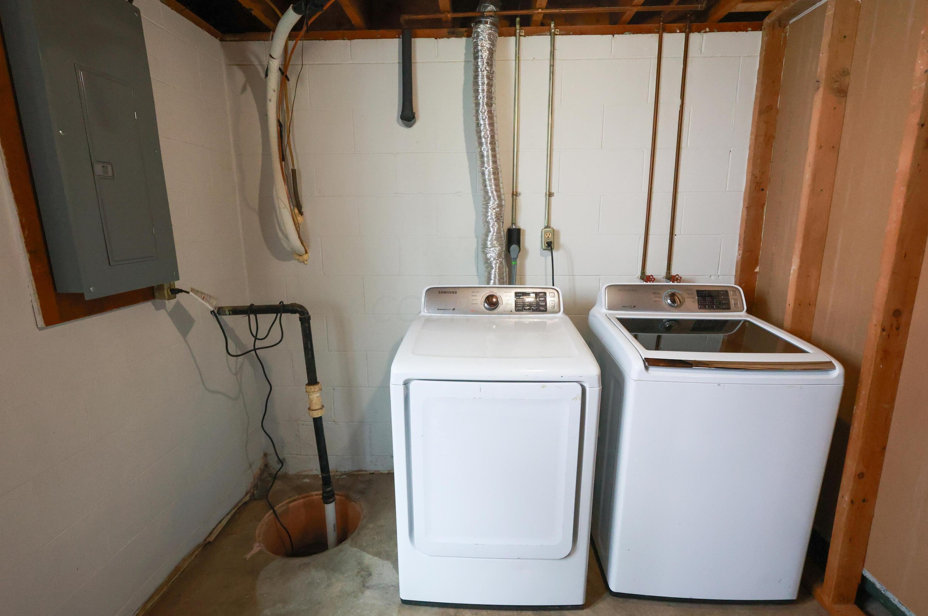 1605 Hillcrest Ave, Columbus OH  43207-4428 exterior