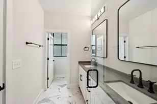 2262 Quarry Trails Dr, Columbus, OH 43228 - Photo 25