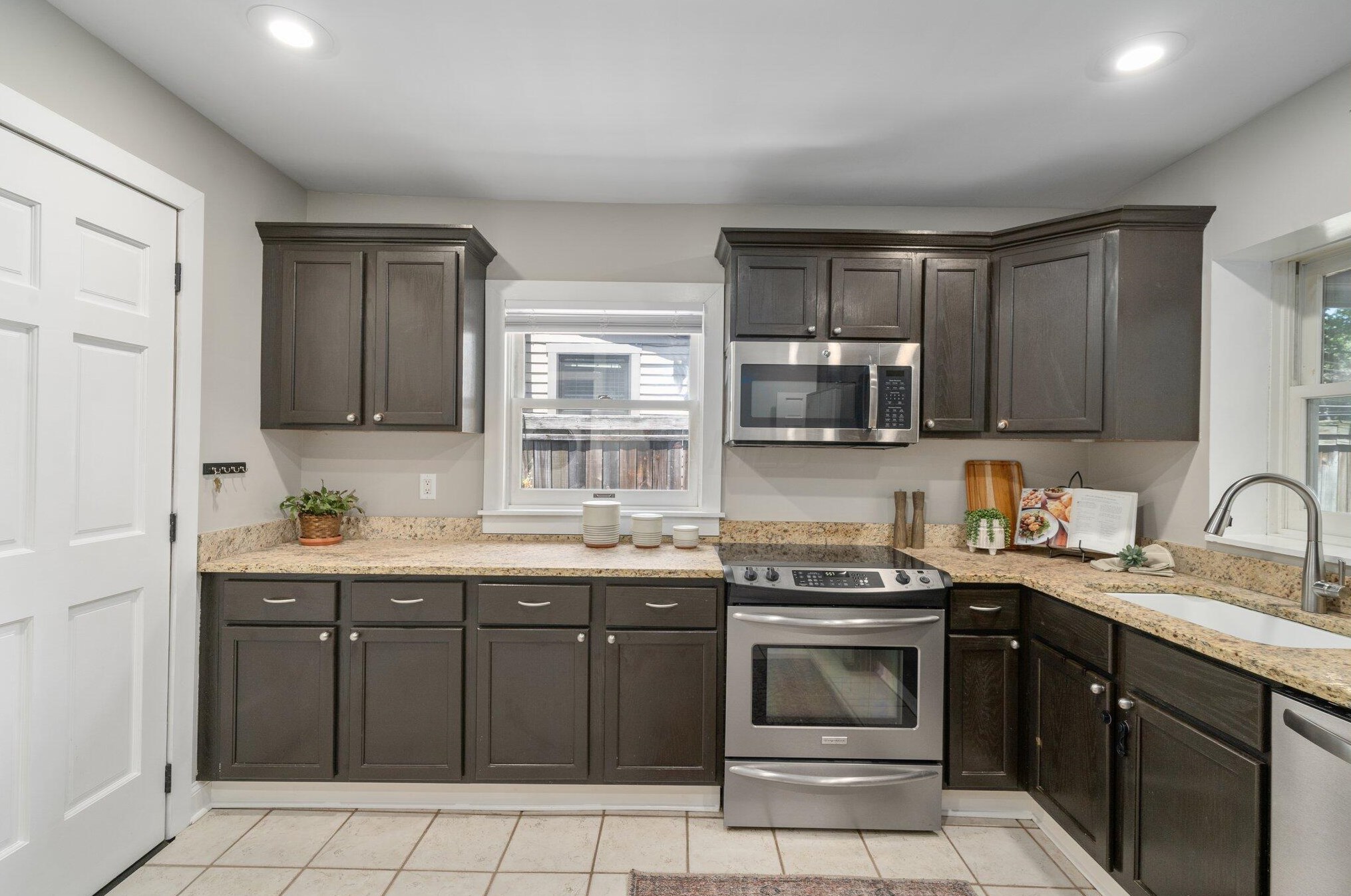 792 3rd St, Columbus OH  43206-2004 exterior