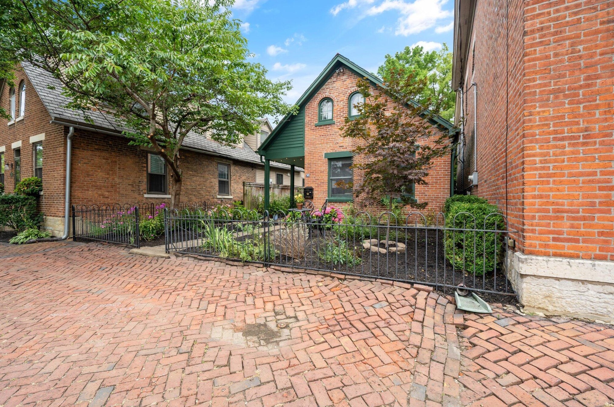 792 3rd St, Columbus OH  43206-2004 exterior