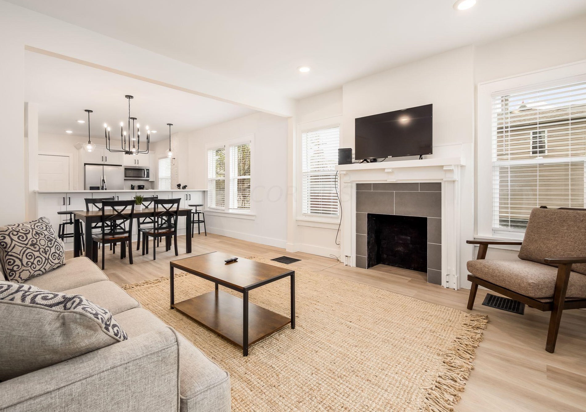 1067 Franklin Ave, Columbus OH  43205-1320 exterior