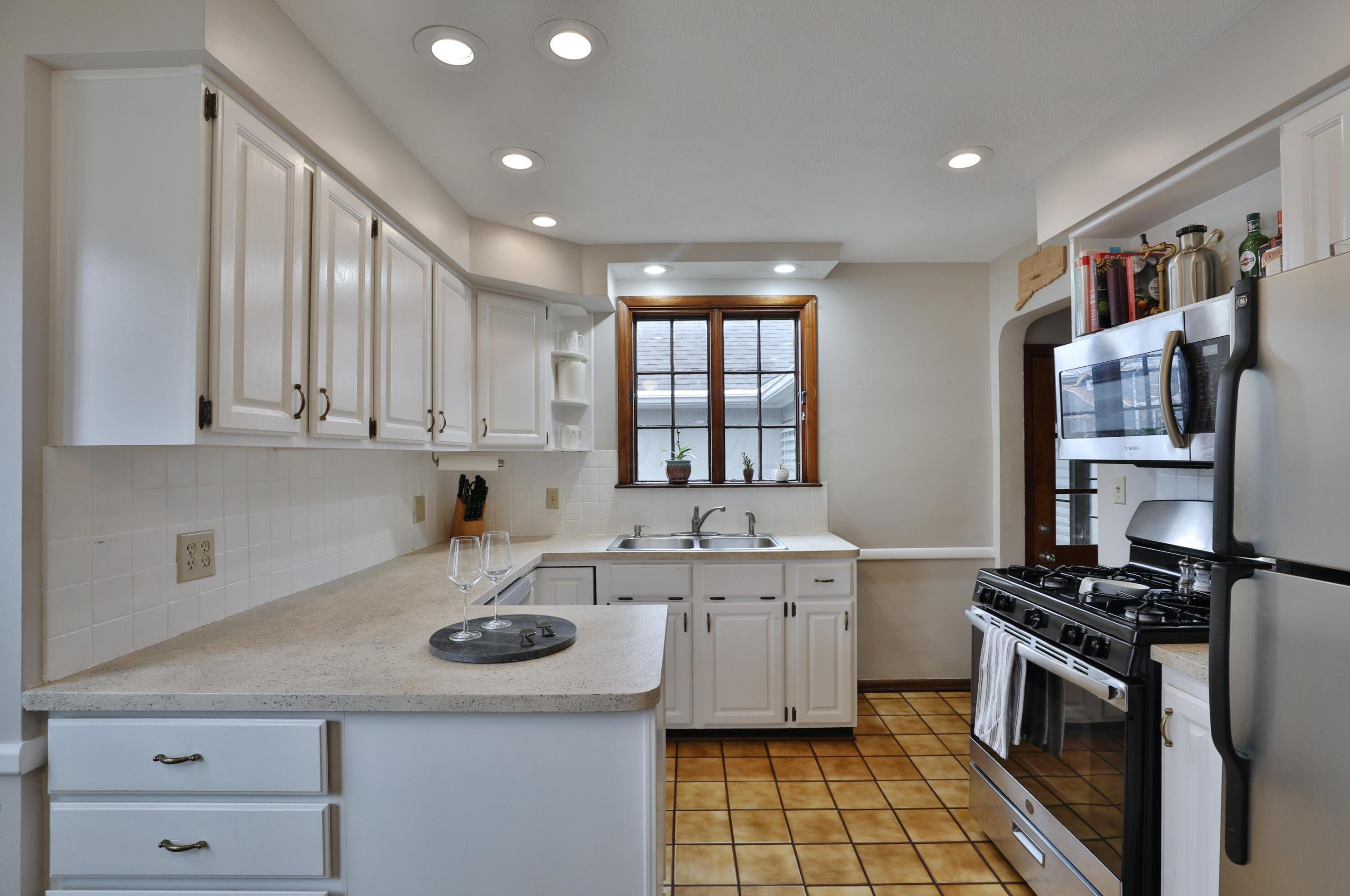 3126 Summit St, Columbus OH  43202-1315 exterior