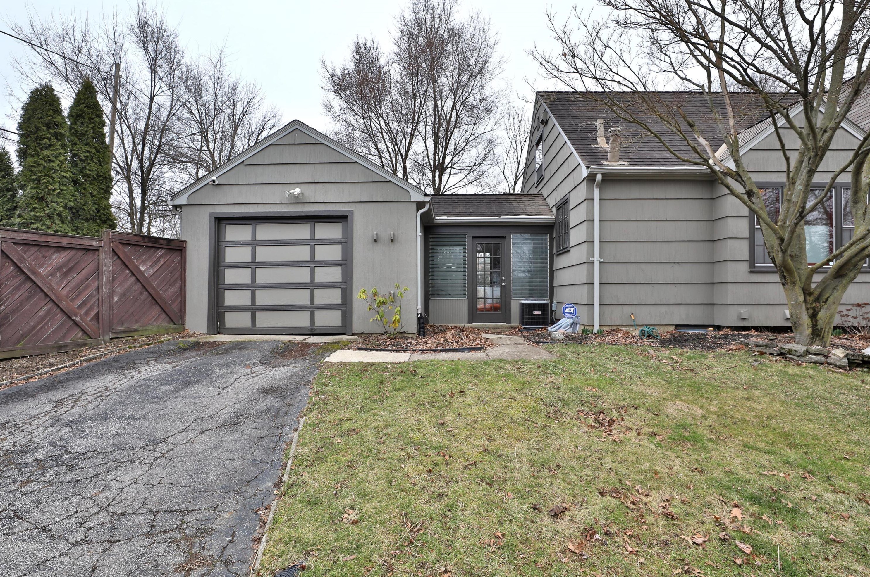 3126 Summit St, Columbus OH  43202-1315 exterior