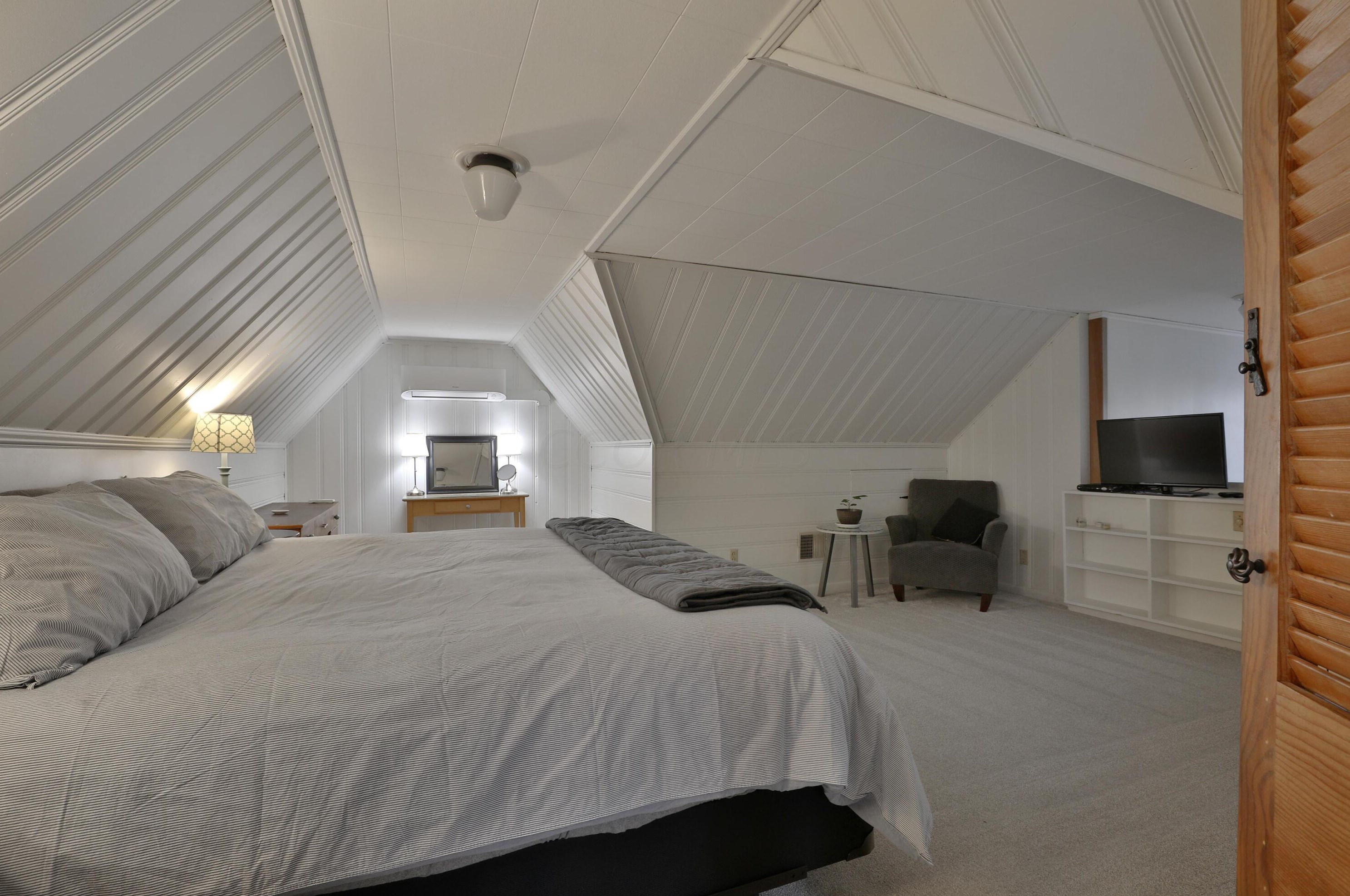 3126 Summit St, Columbus OH  43202-1315 exterior