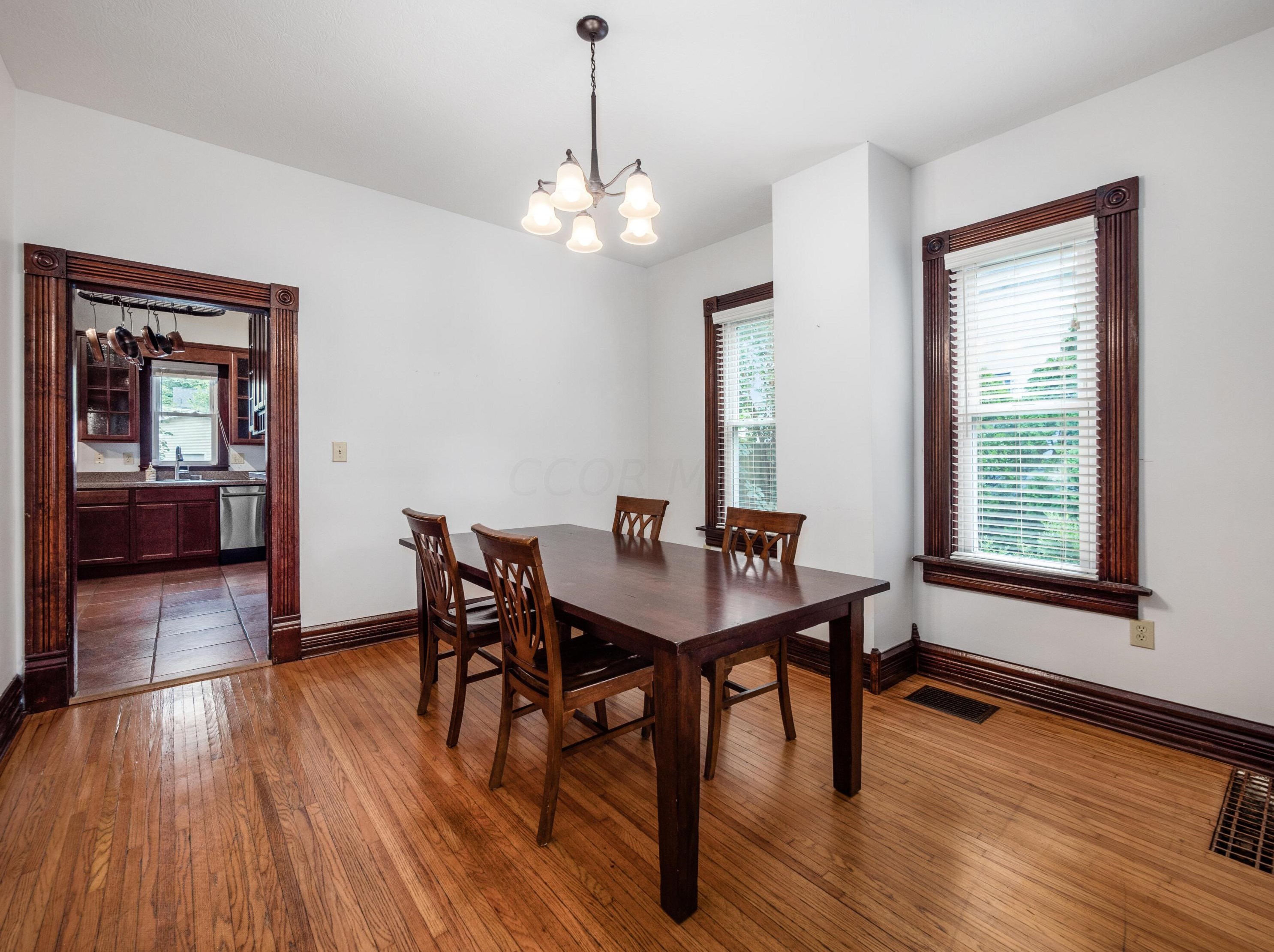 116 Como Ave, Columbus OH  43202-1211 exterior