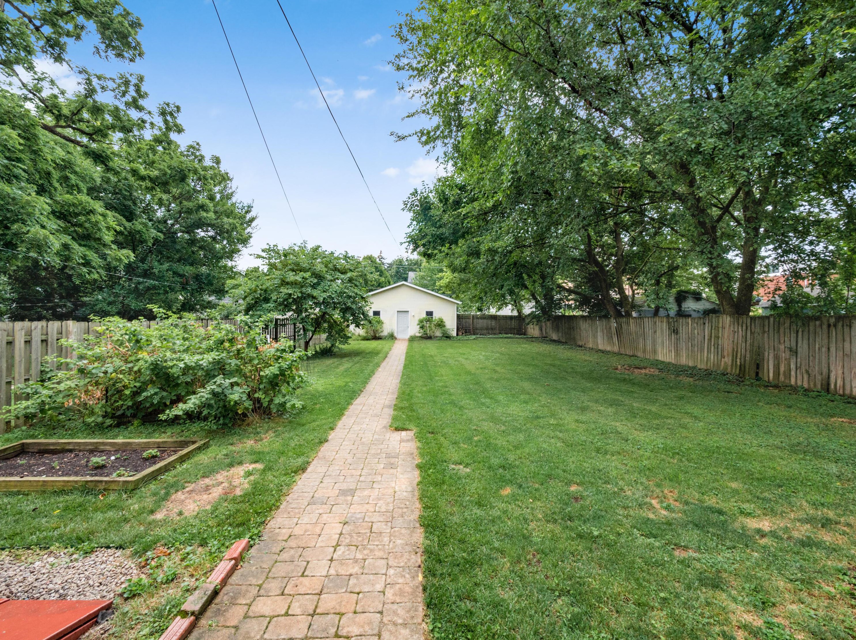 116 Como Ave, Columbus OH  43202-1211 exterior