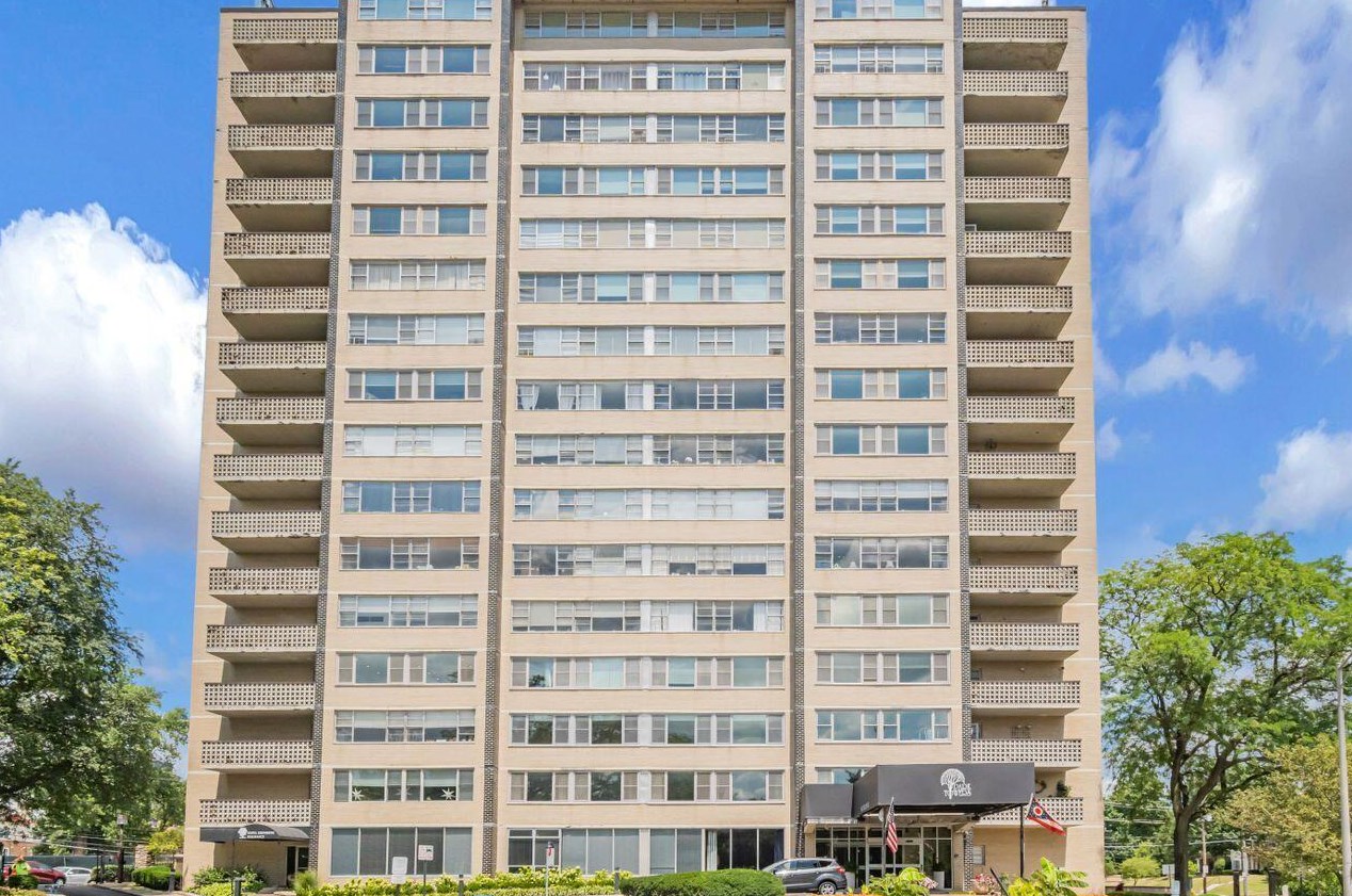 1620 Broad St, Columbus OH  43203-2072 exterior