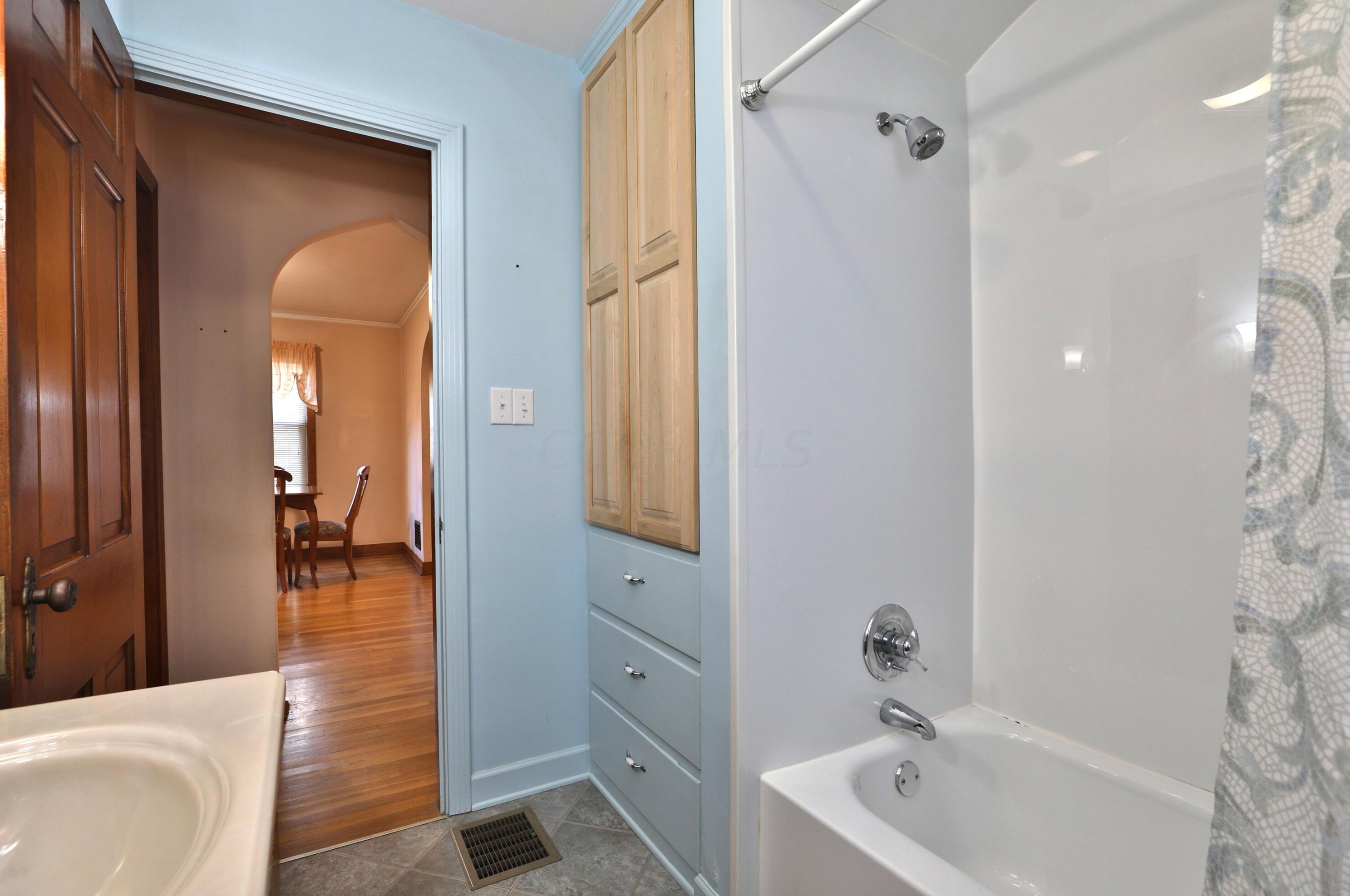 1393 Virginia Ave, Columbus OH 43212-3040 exterior