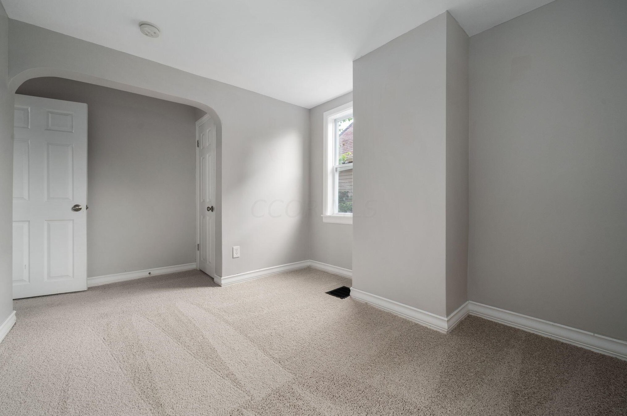 745 Deshler Ave, Columbus OH 43206-2925 exterior