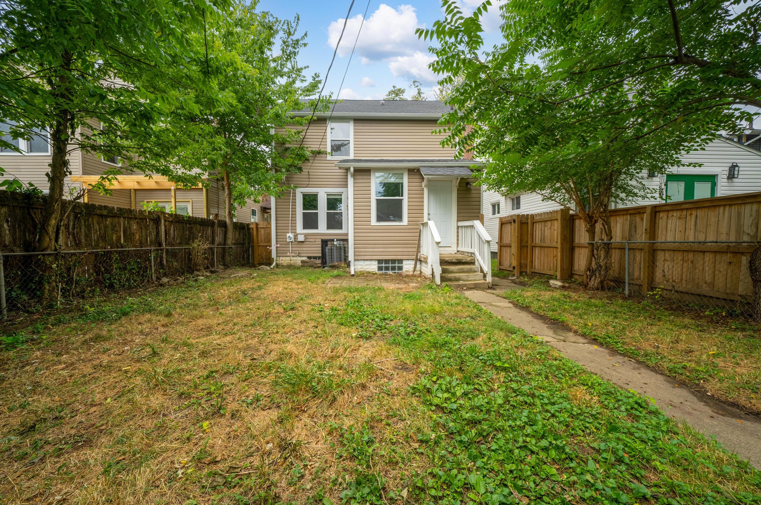 745 Deshler Ave, Columbus OH 43206-2925 exterior