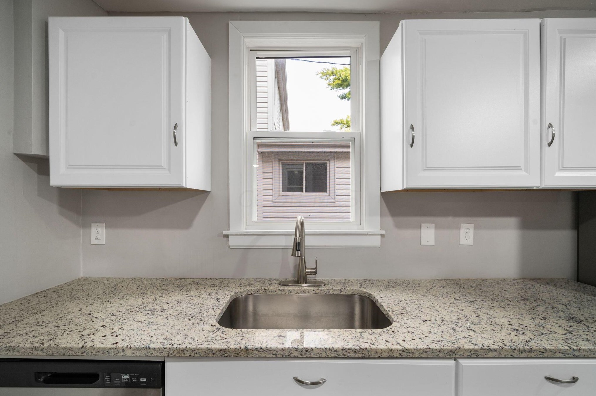 745 Deshler Ave, Columbus OH 43206-2925 exterior