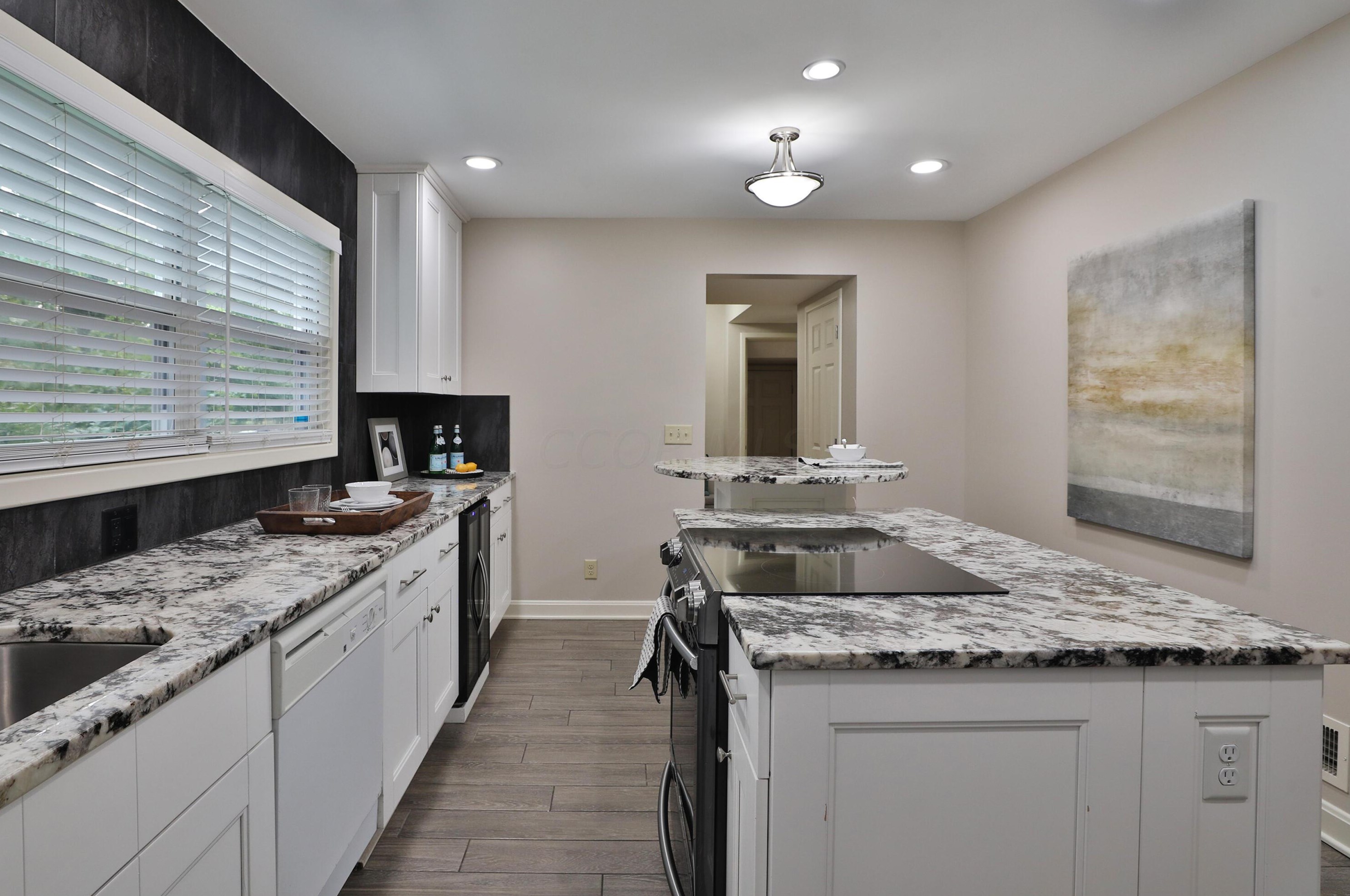 155 Roosevelt Ave, Columbus OH  43209-1559 exterior