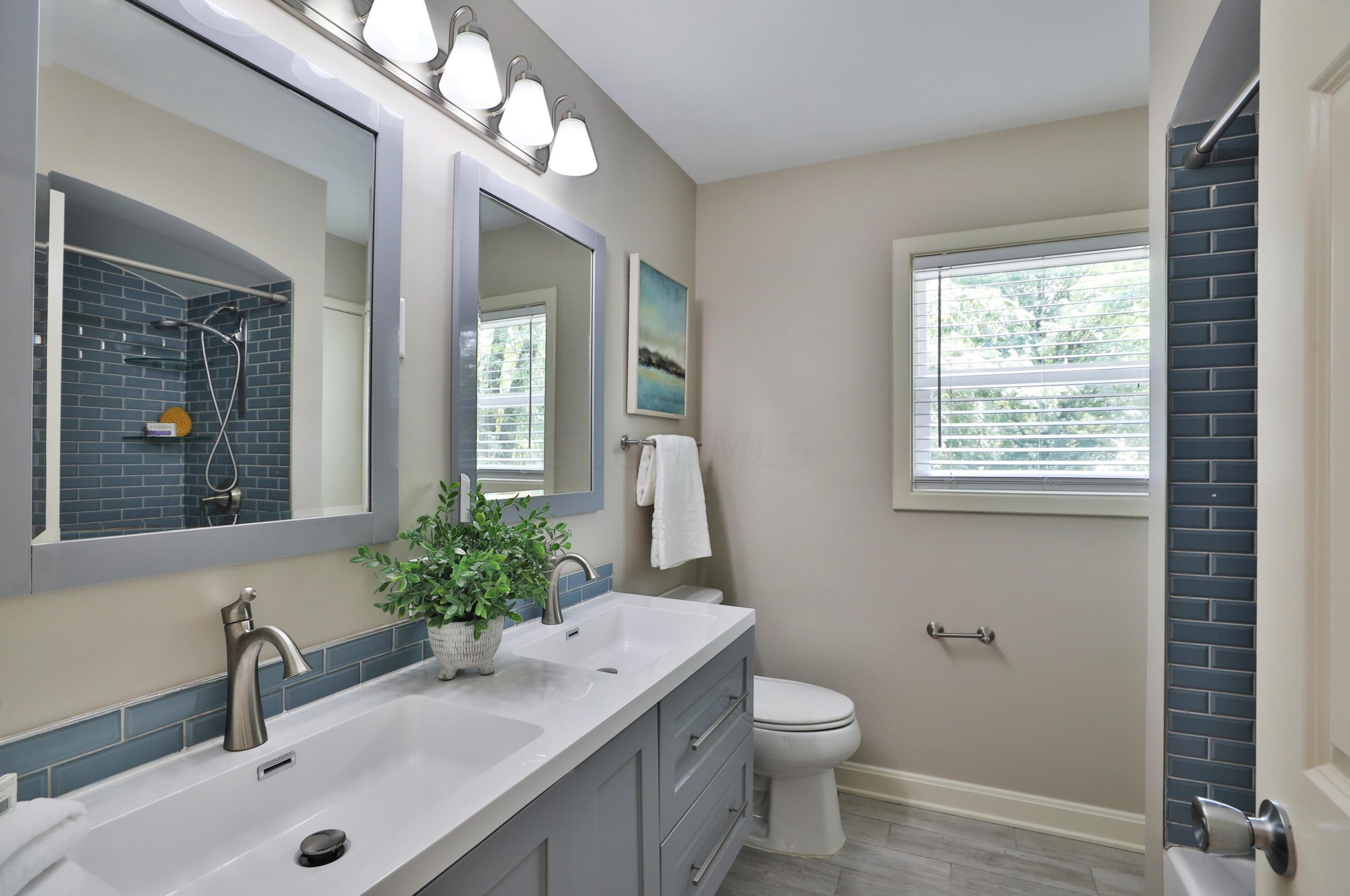 155 Roosevelt Ave, Columbus OH  43209-1559 exterior