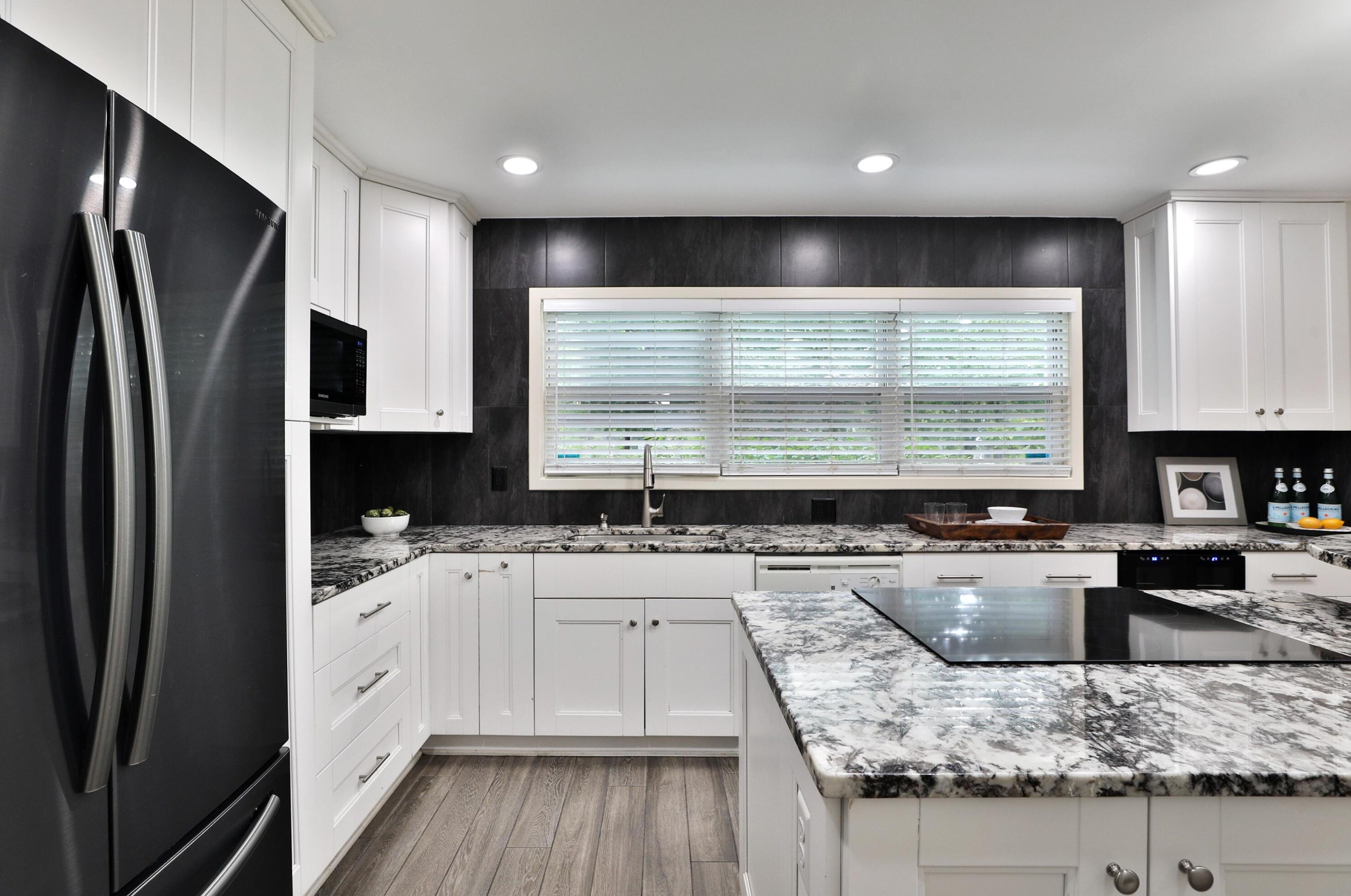 155 Roosevelt Ave, Columbus OH  43209-1559 exterior