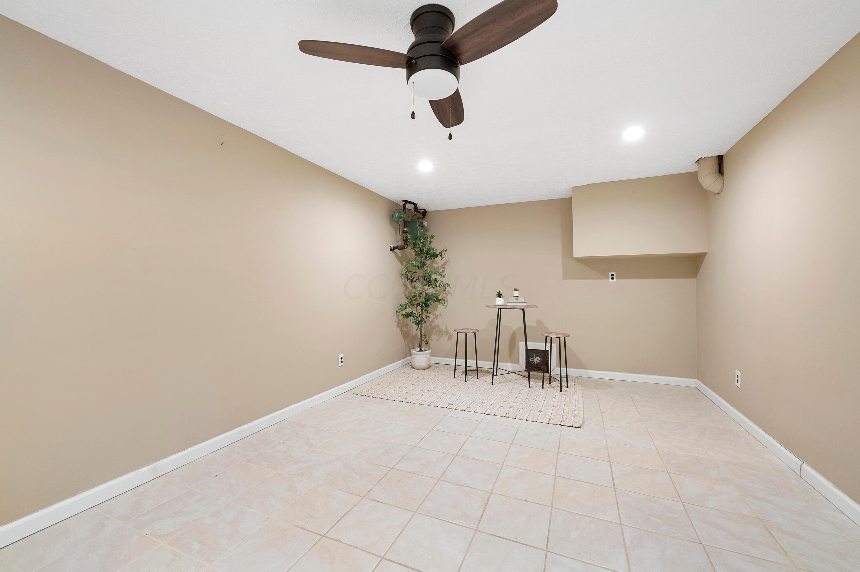 4376 Mound St, Columbus OH  43227-4704 exterior