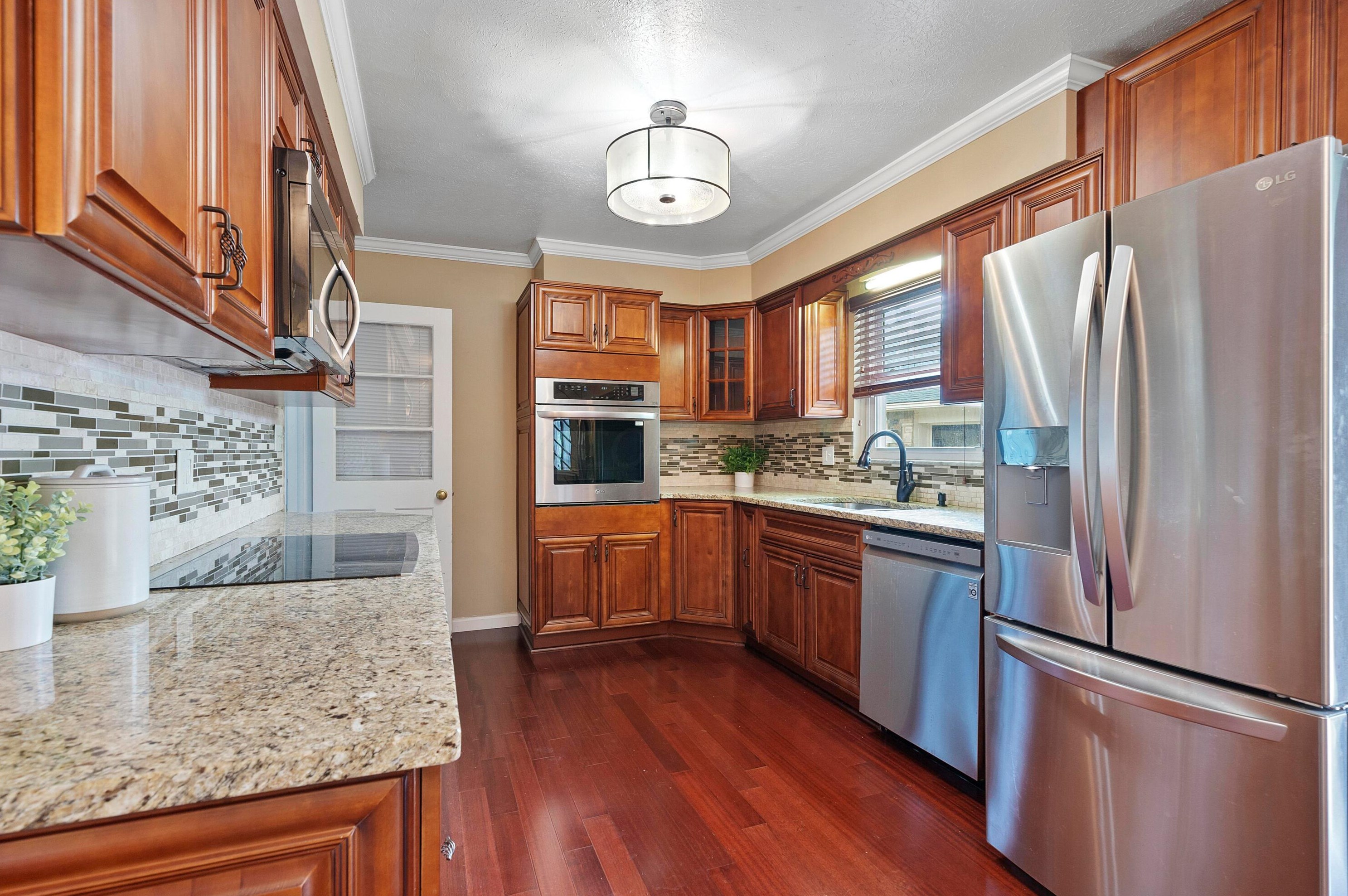 4376 Mound St, Columbus OH  43227-4704 exterior