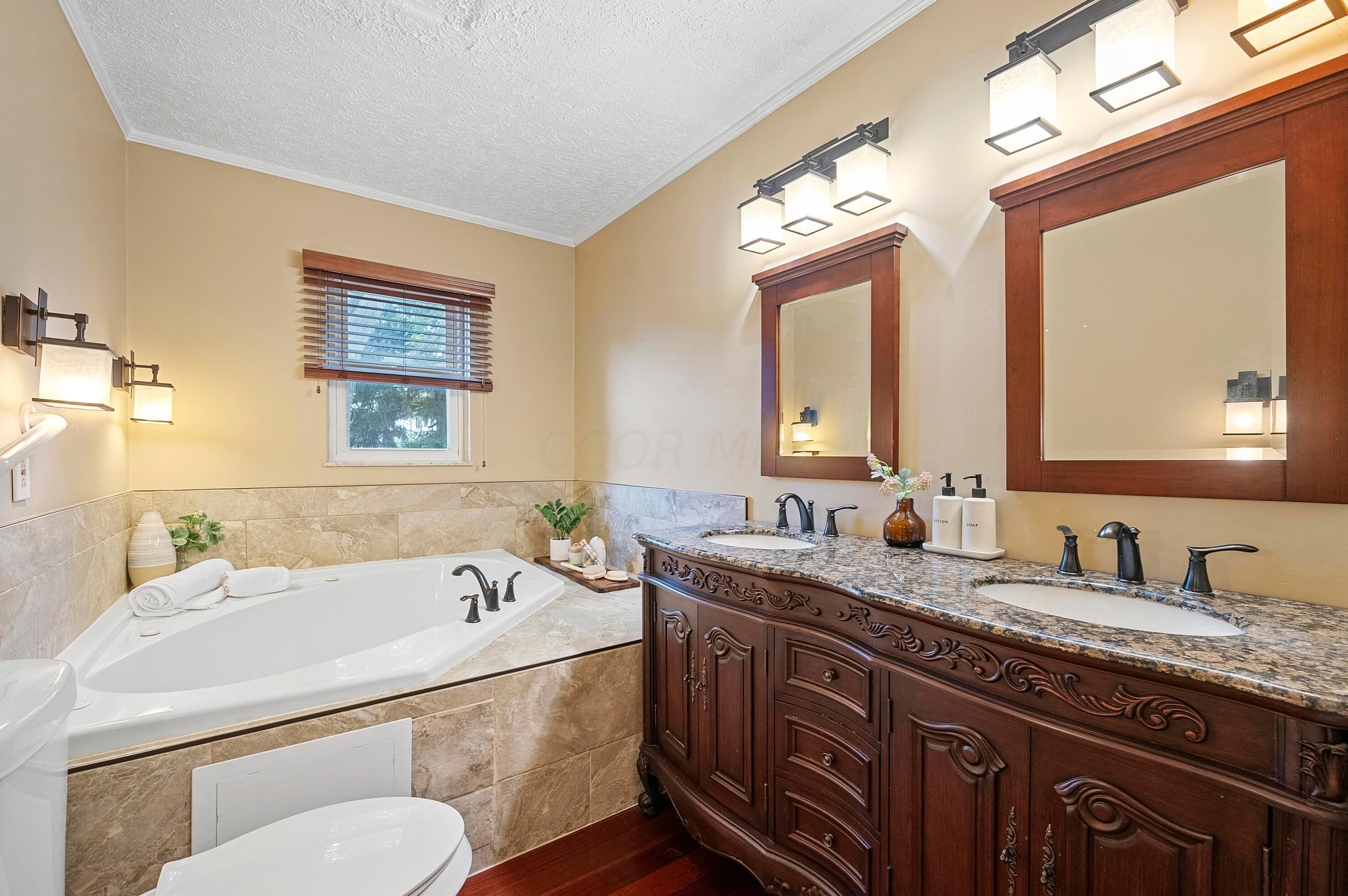 4376 Mound St, Columbus OH  43227-4704 exterior