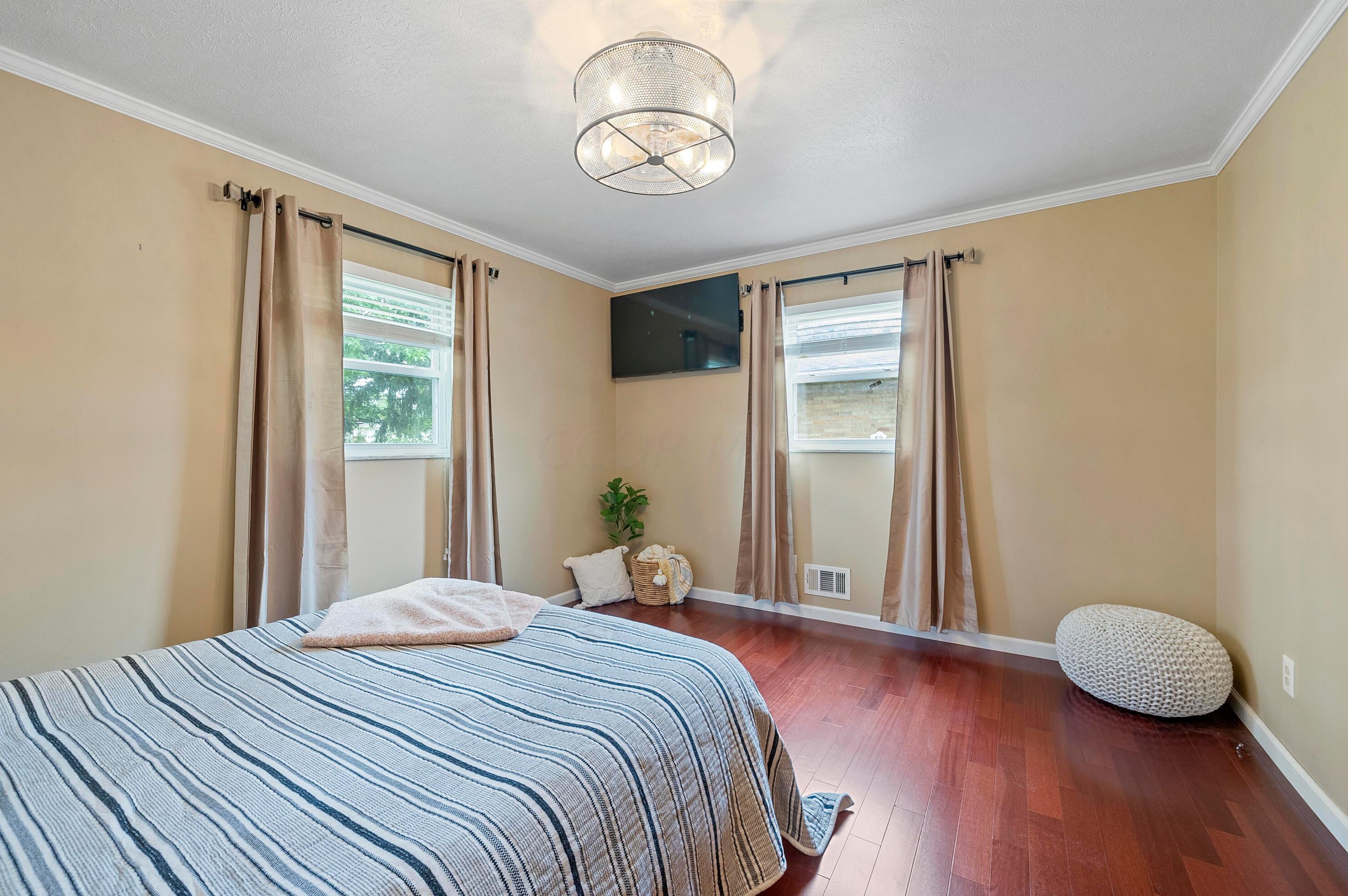 4376 Mound St, Columbus OH  43227-4704 exterior