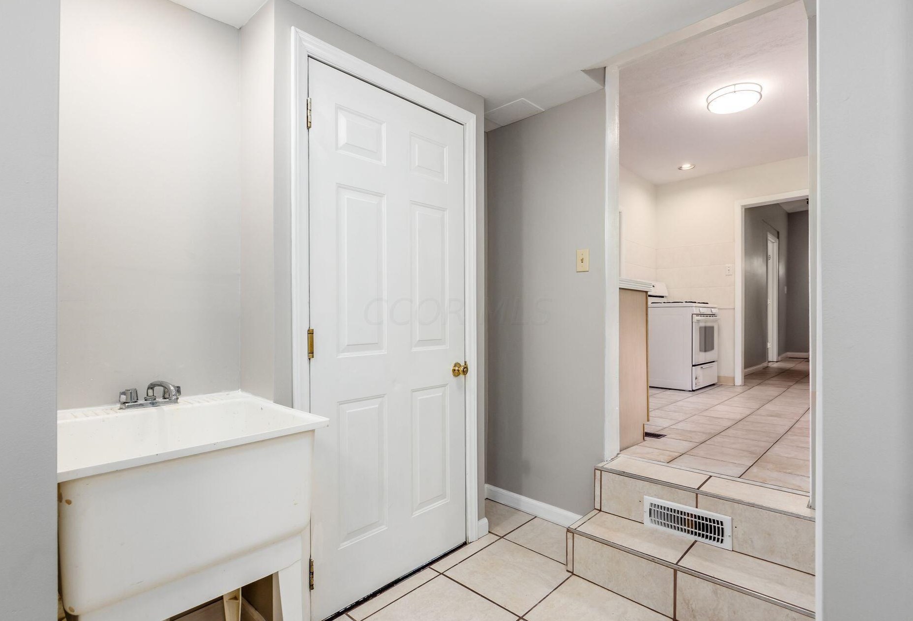 314 Wyandotte Ave, Columbus OH  43202-3138 exterior