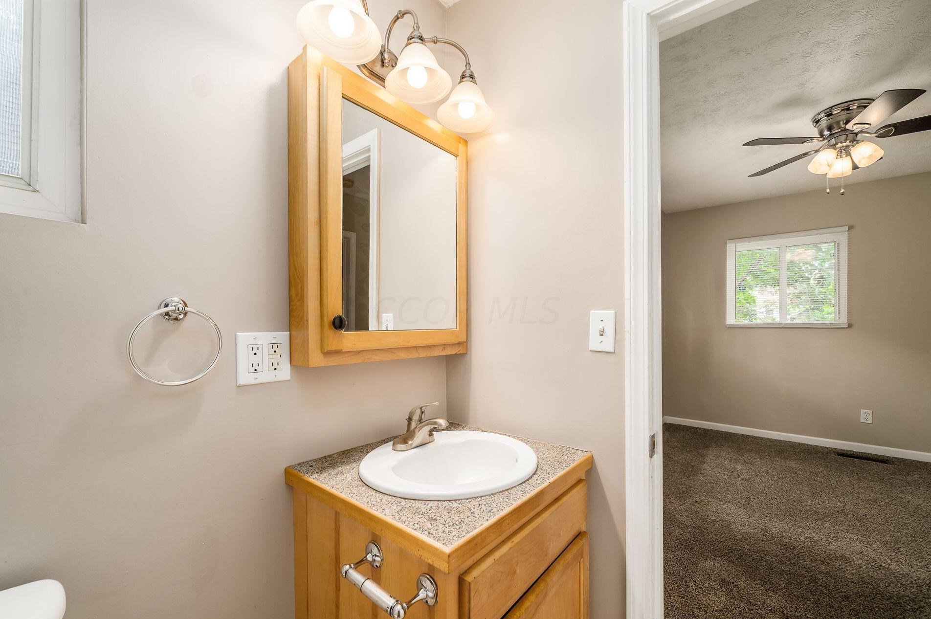 314 Wyandotte Ave, Columbus OH  43202-3138 exterior