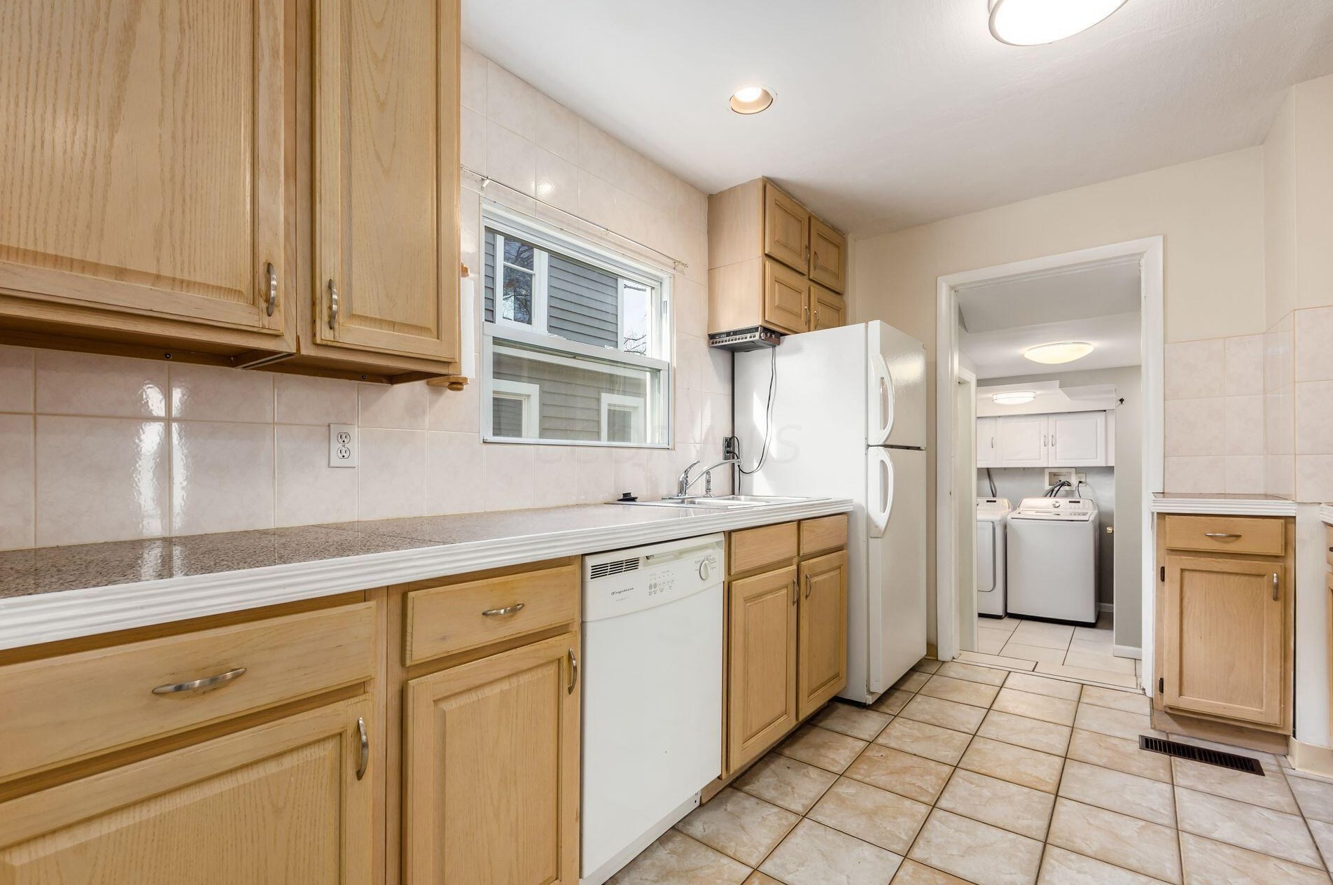 314 Wyandotte Ave, Columbus OH  43202-3138 exterior