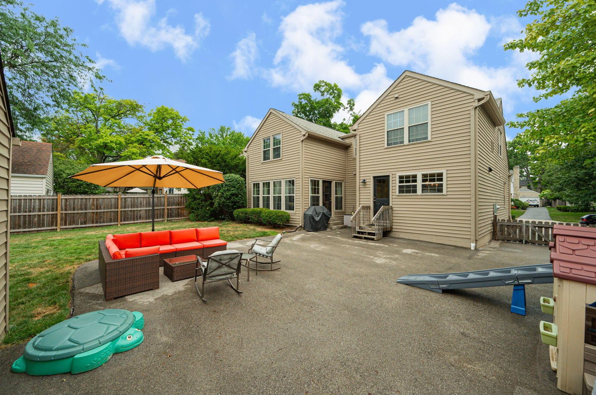 1939 Berkshire Rd, Columbus OH  43221-3745 exterior