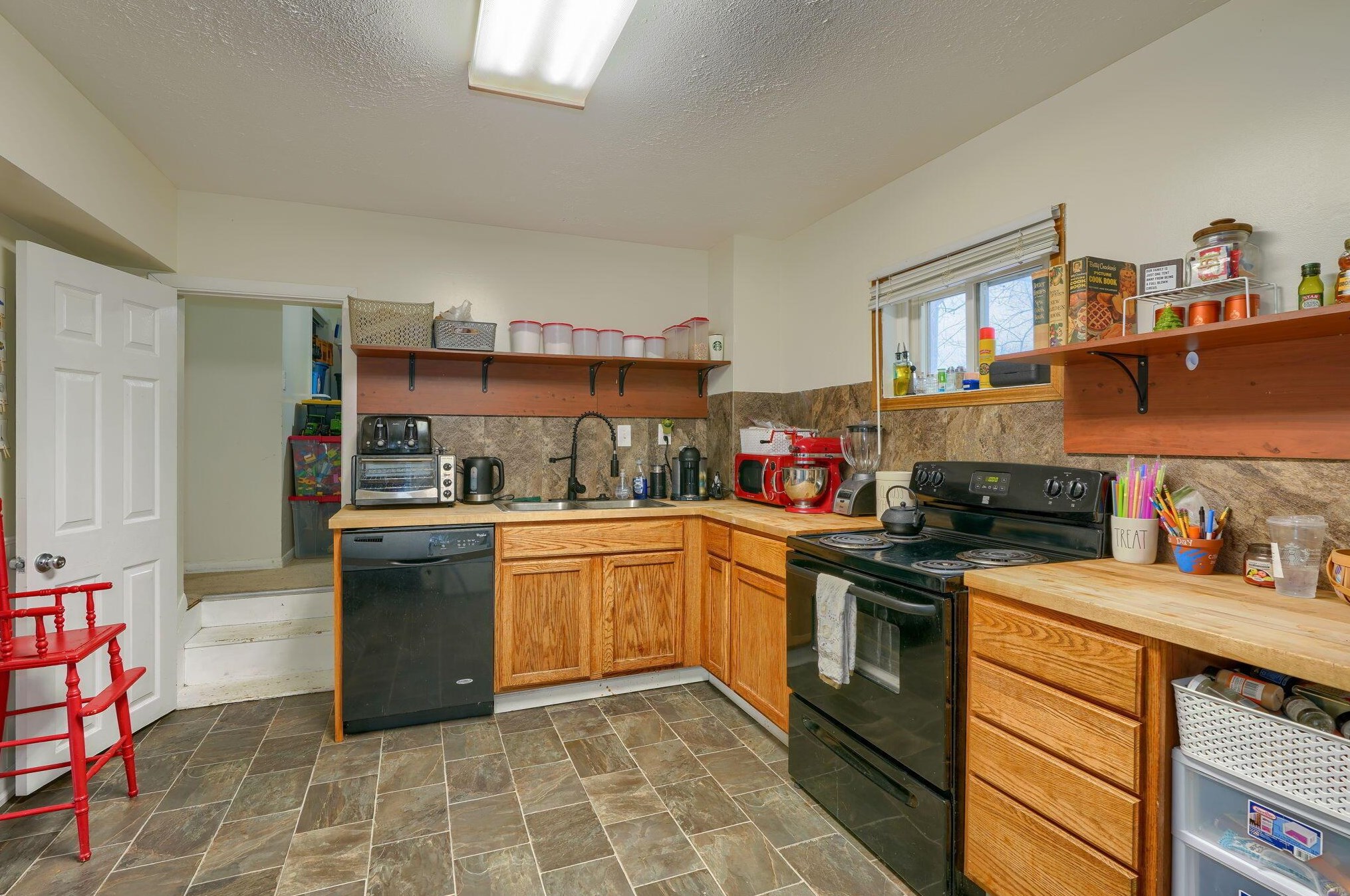 1676 Arcadia Ave, Columbus OH  43207-4408 exterior