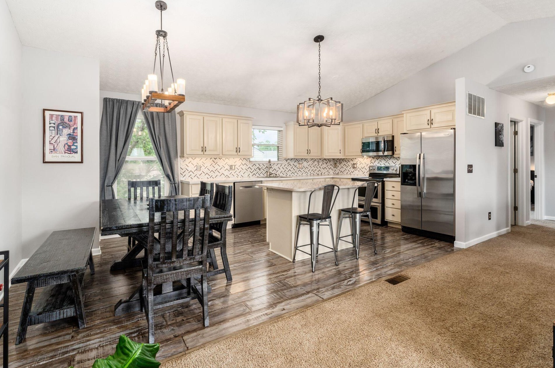 218 Monarch Dr, Pataskala OH  43062-8923 exterior