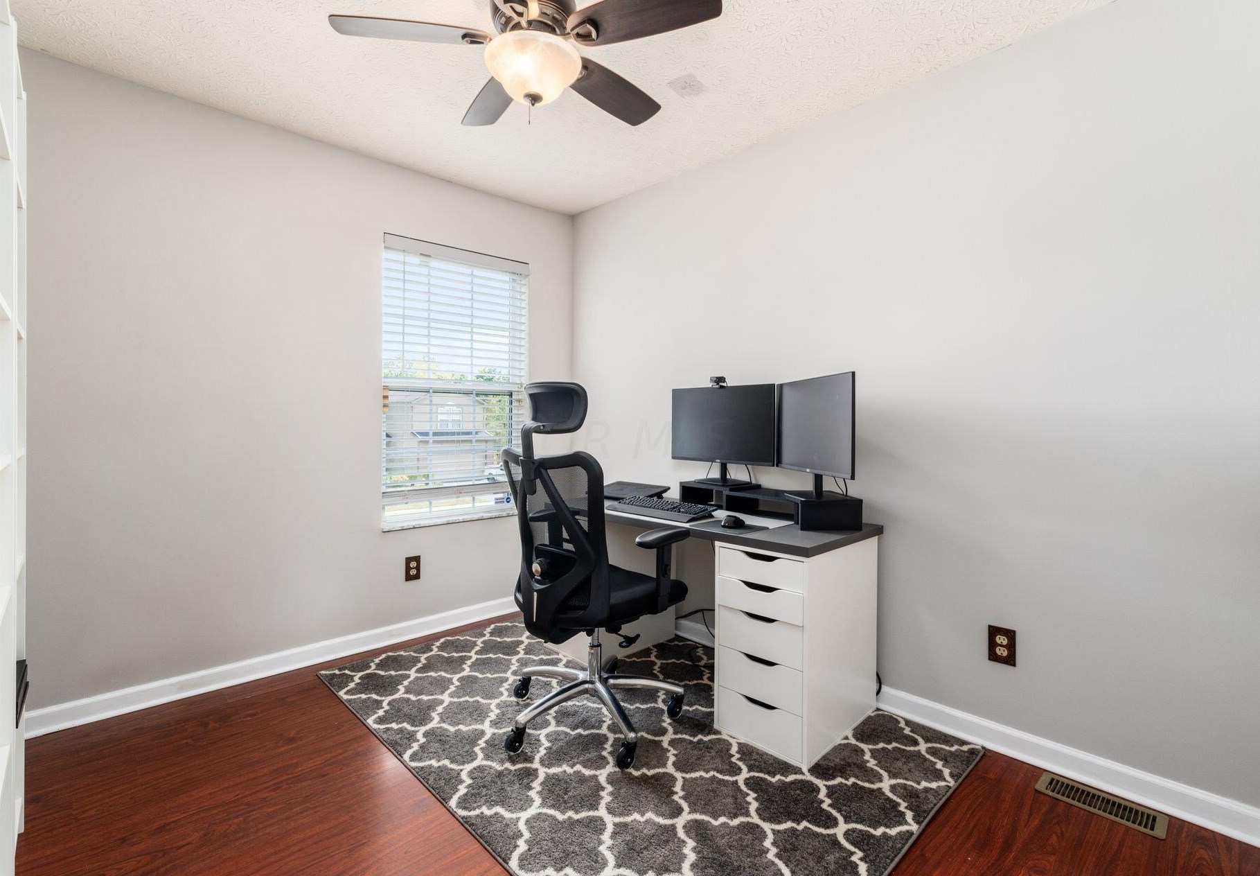 218 Monarch Dr, Pataskala OH  43062-8923 exterior