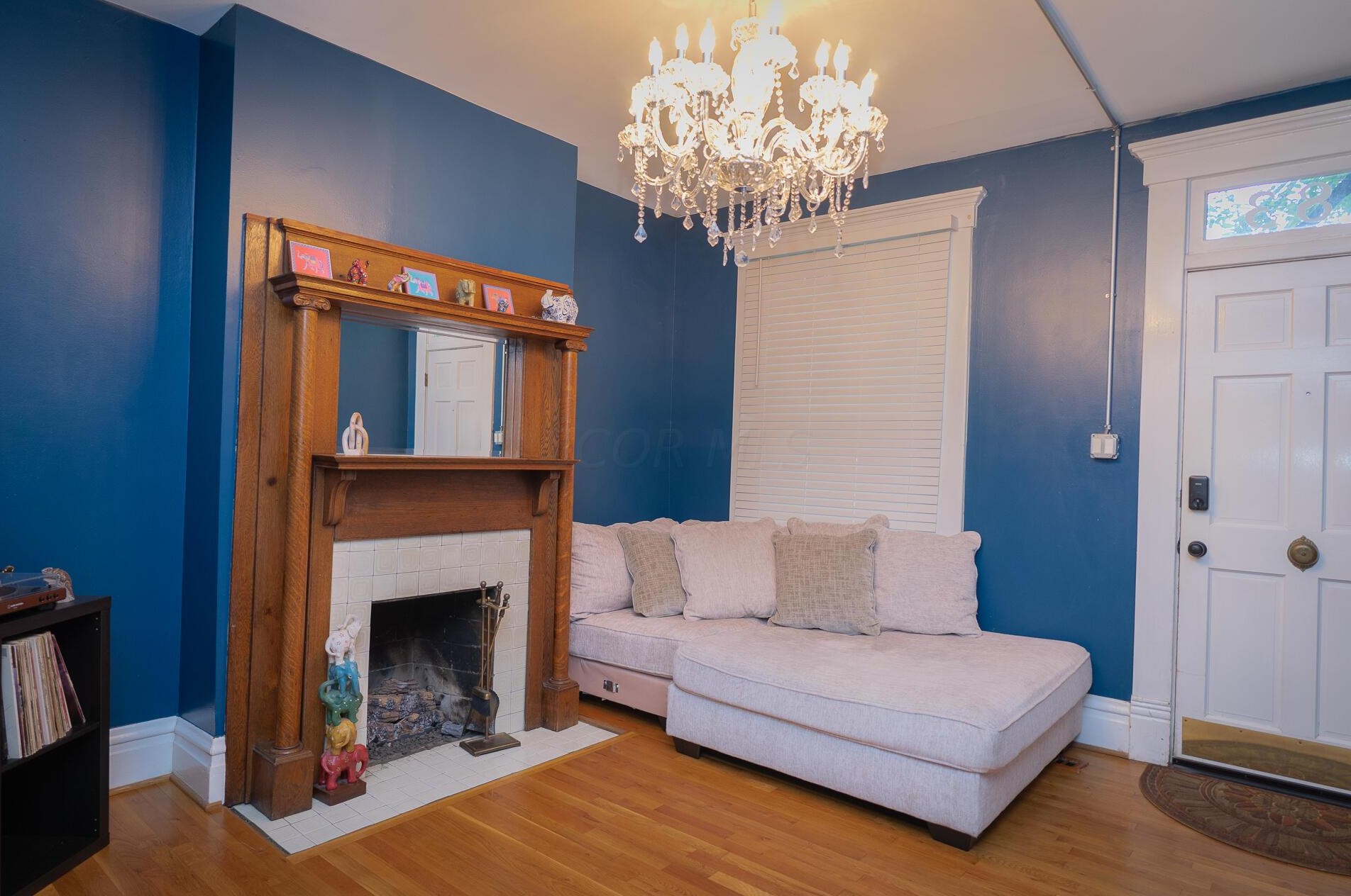 383 Hubbard Ave, Columbus OH 43215-1472 exterior