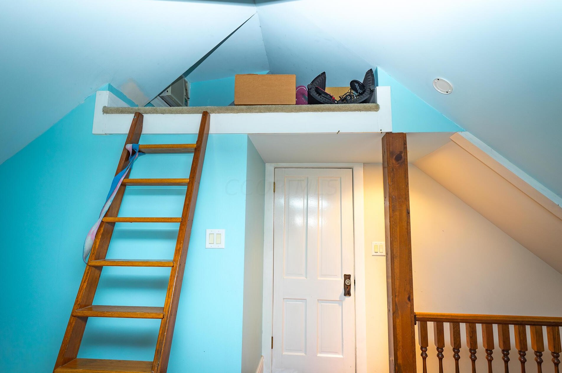 383 Hubbard Ave, Columbus OH 43215-1472 exterior