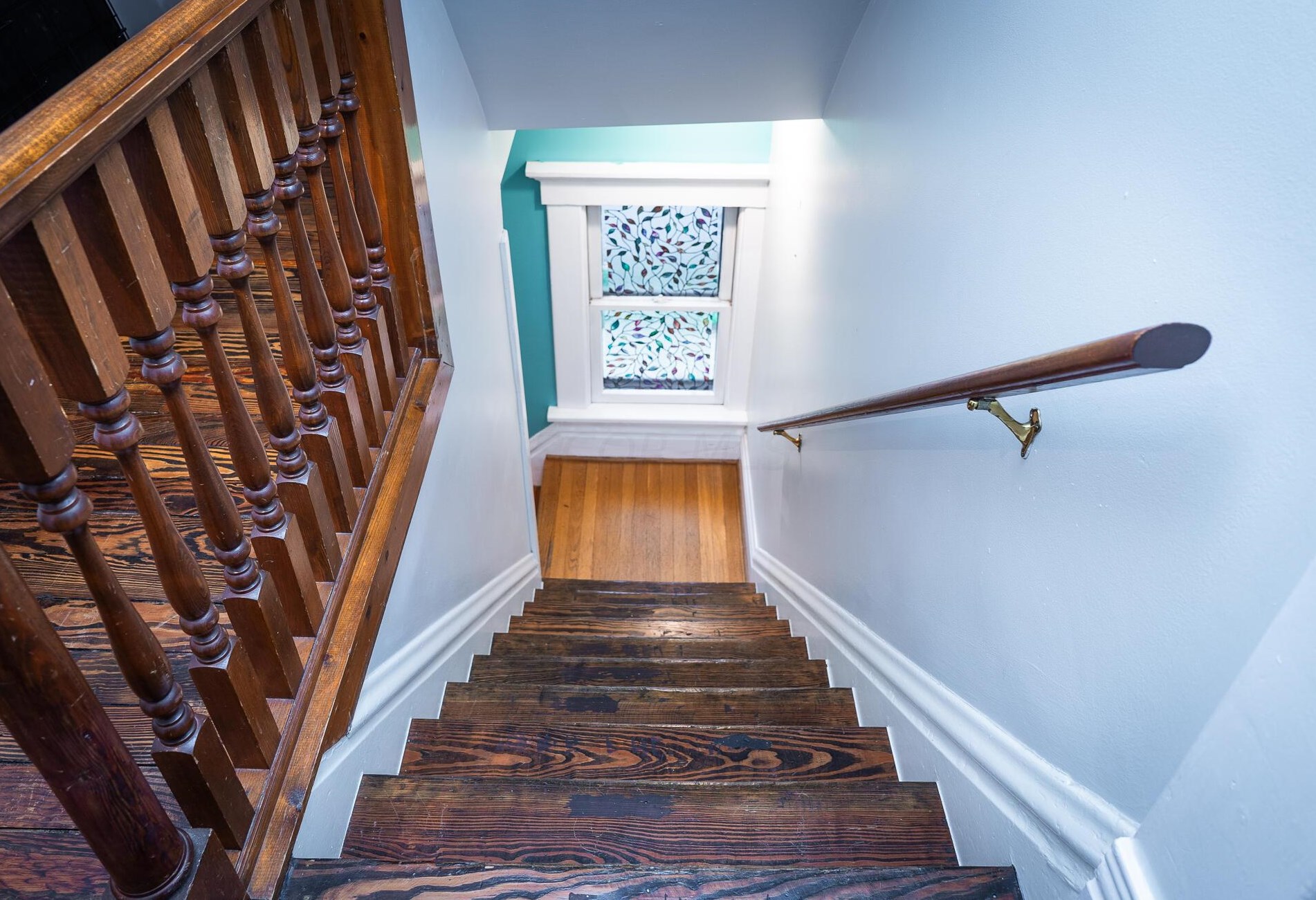 383 Hubbard Ave, Columbus OH 43215-1472 exterior