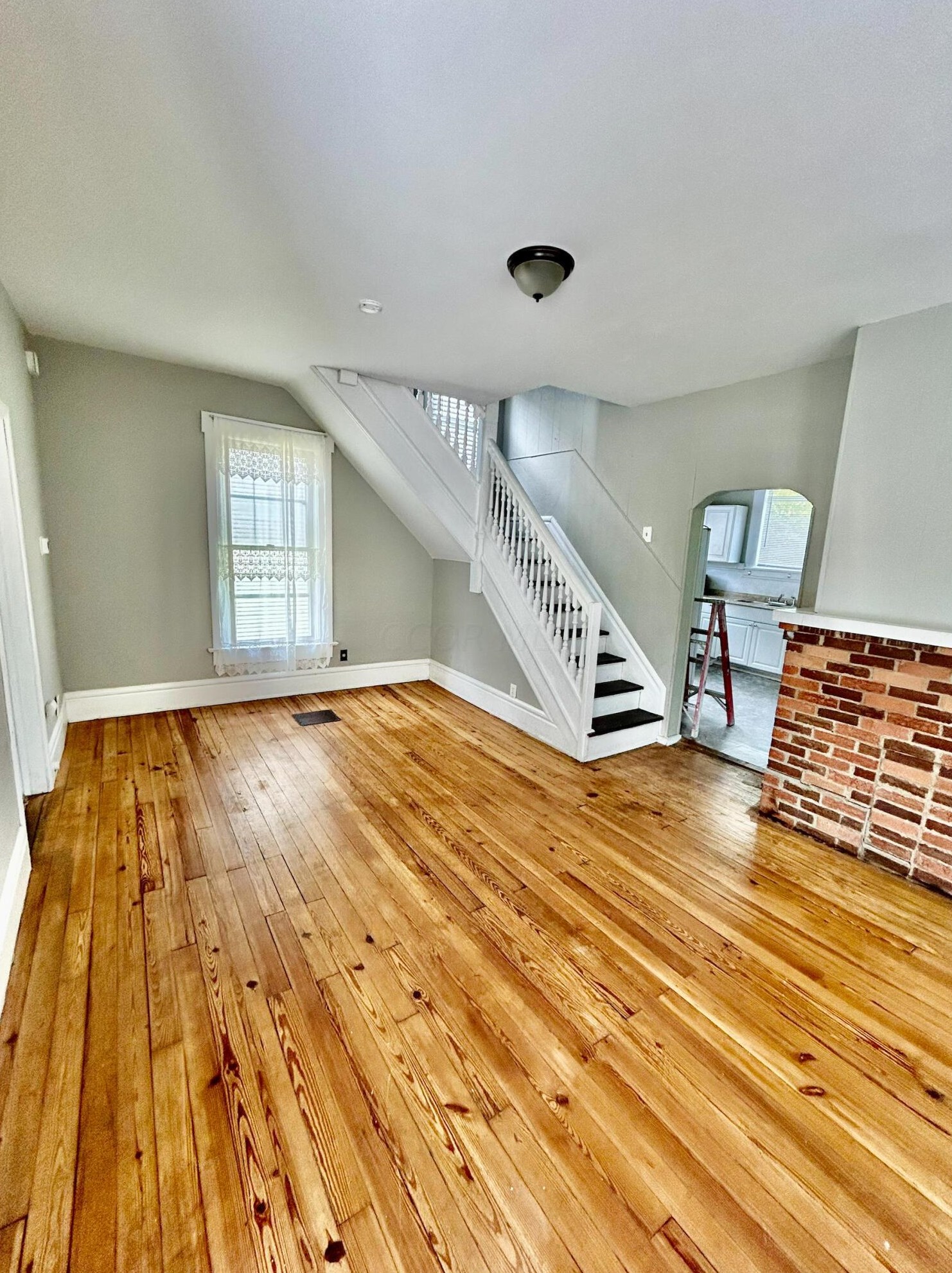 1498 Briarwood Ave, Columbus OH 43211-1407 exterior