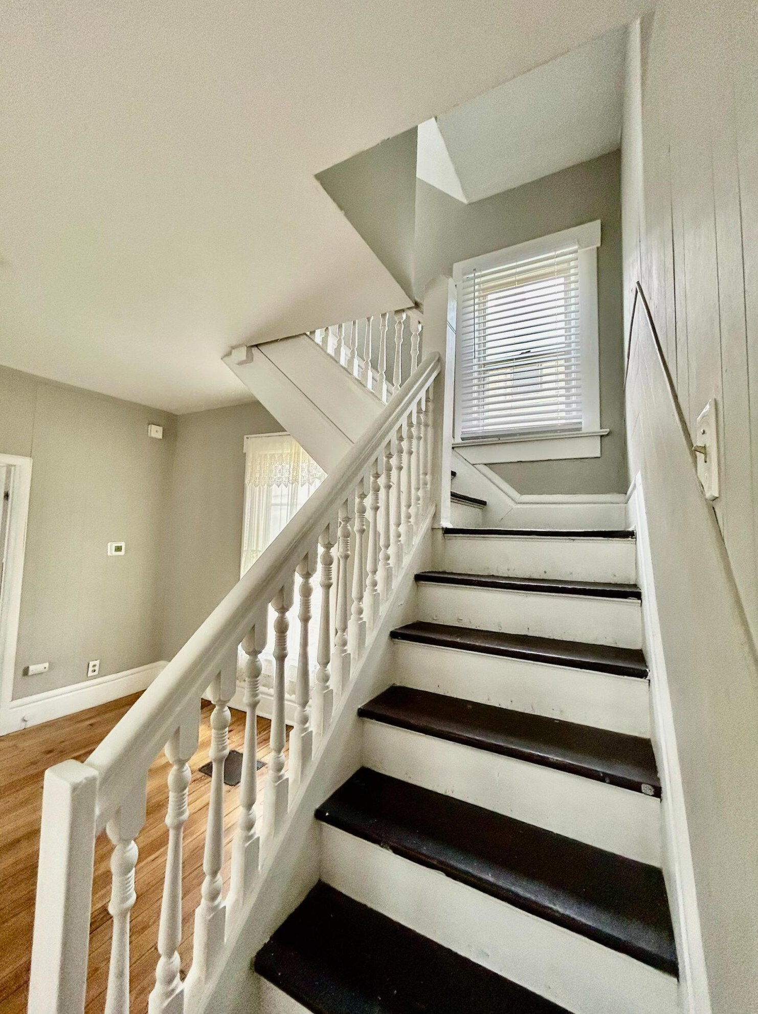 1498 Briarwood Ave, Columbus OH 43211-1407 exterior