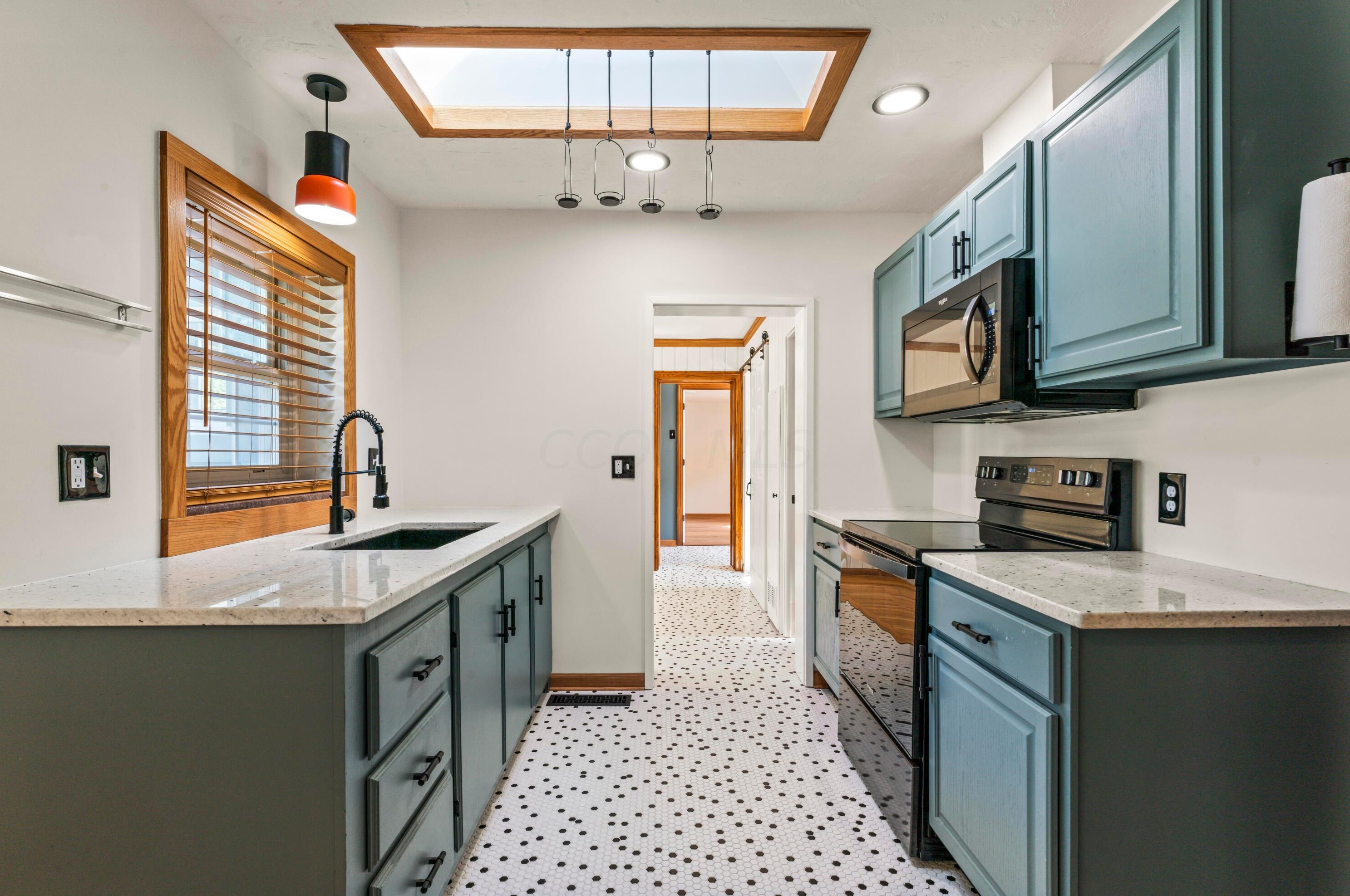 384 Kanawha Ave, Columbus OH  43214-1212 exterior