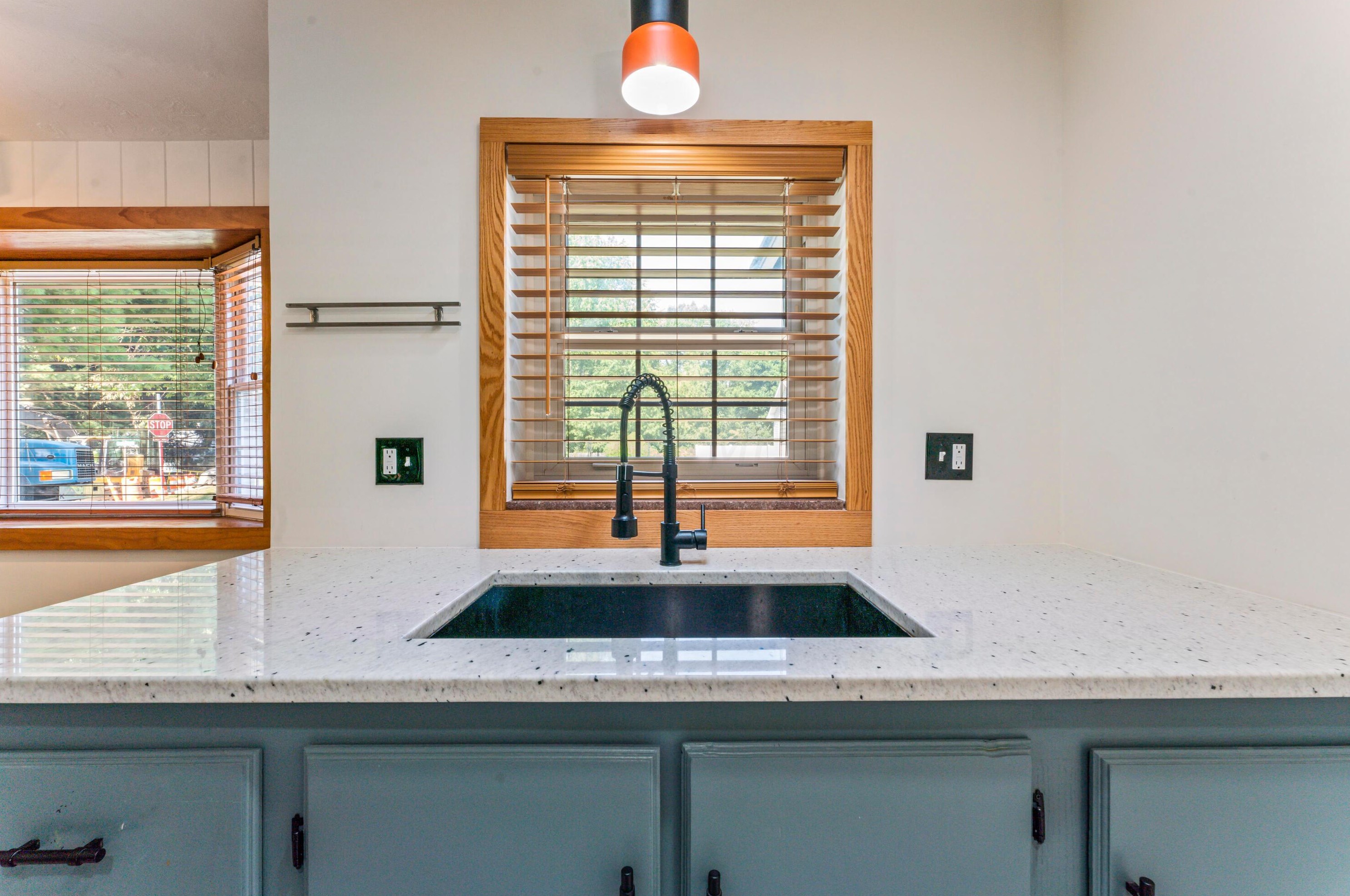 384 Kanawha Ave, Columbus OH  43214-1212 exterior