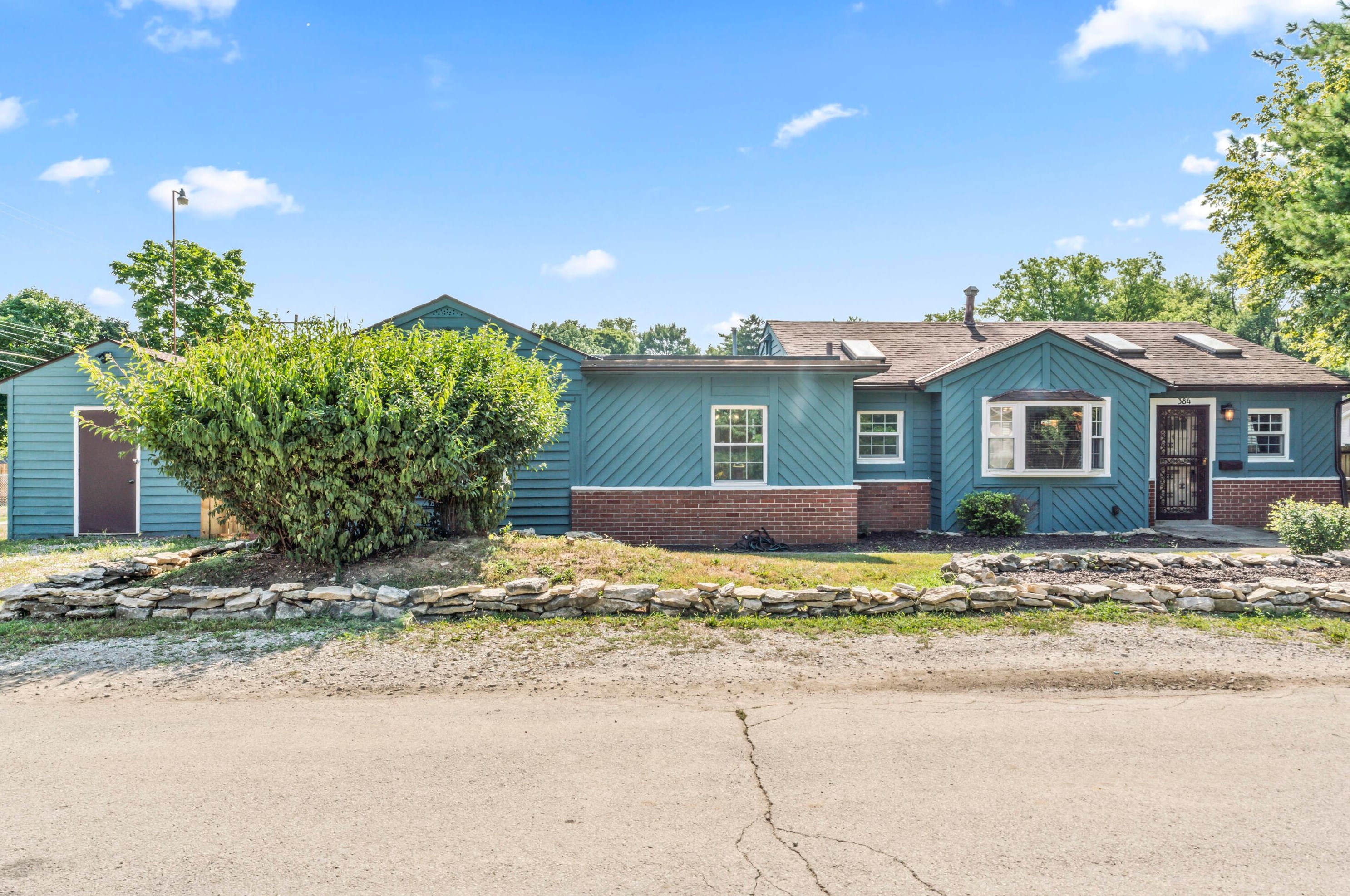 384 Kanawha Ave, Columbus OH  43214-1212 exterior