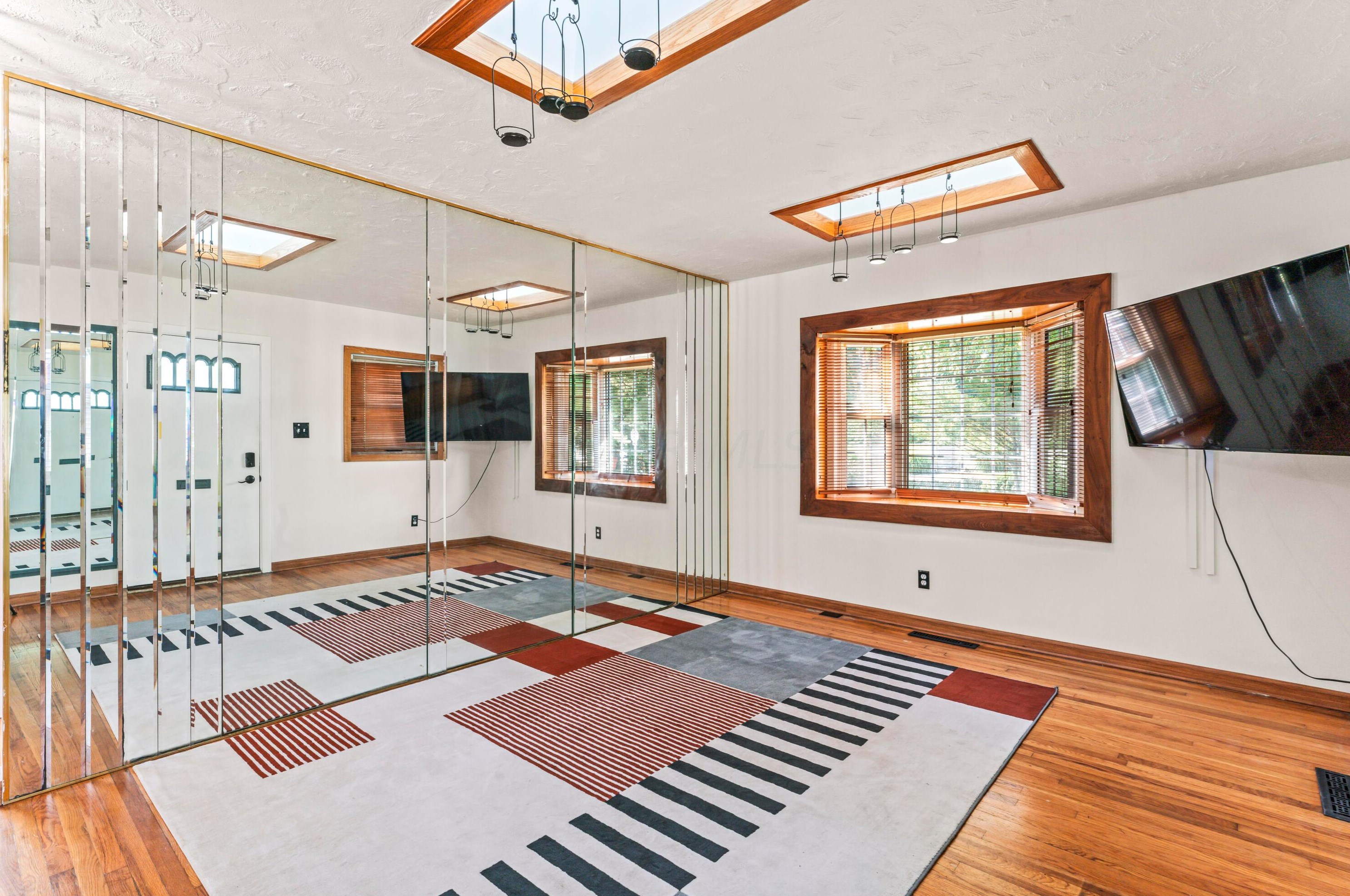 384 Kanawha Ave, Columbus OH  43214-1212 exterior