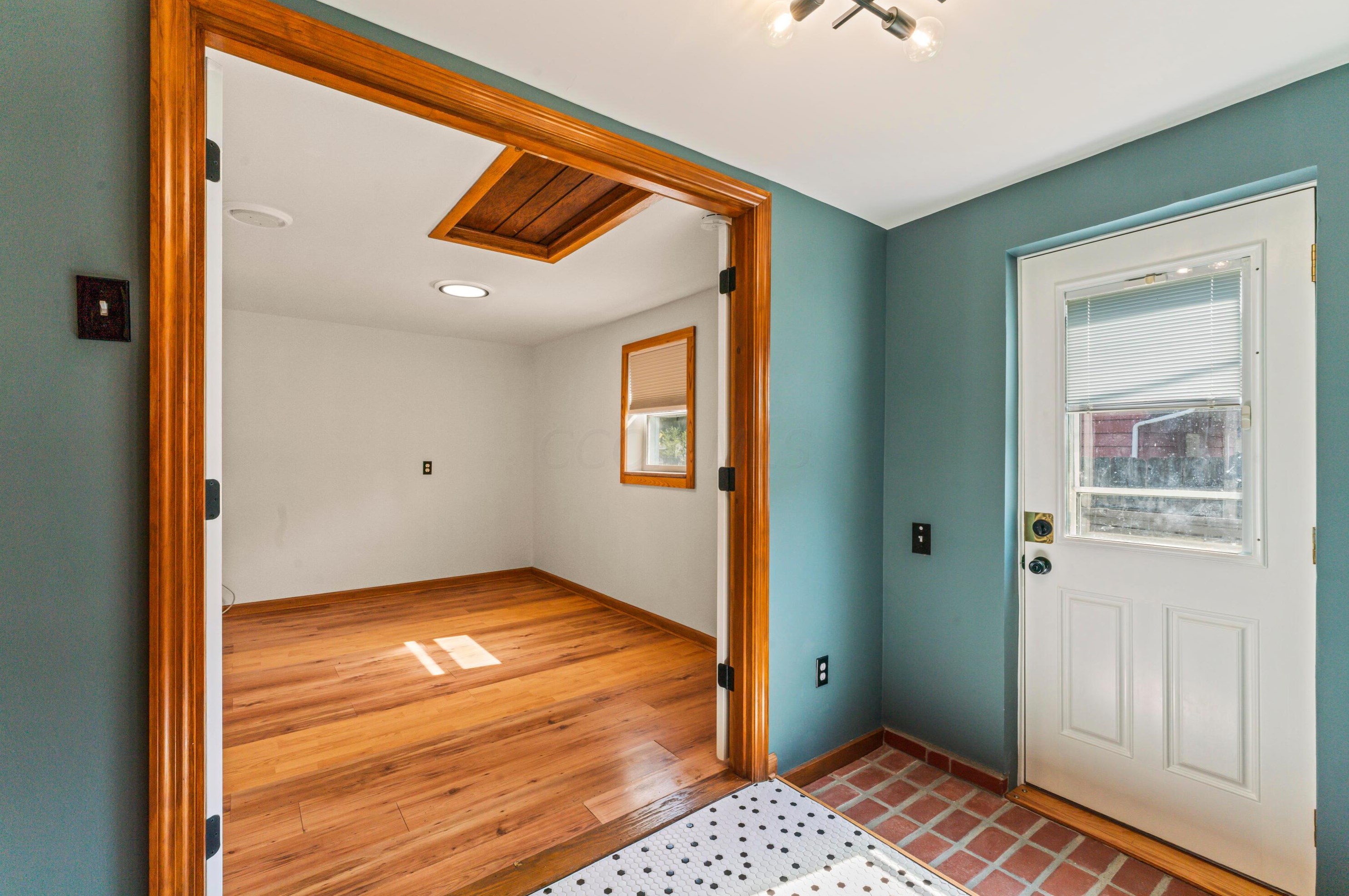 384 Kanawha Ave, Columbus OH  43214-1212 exterior